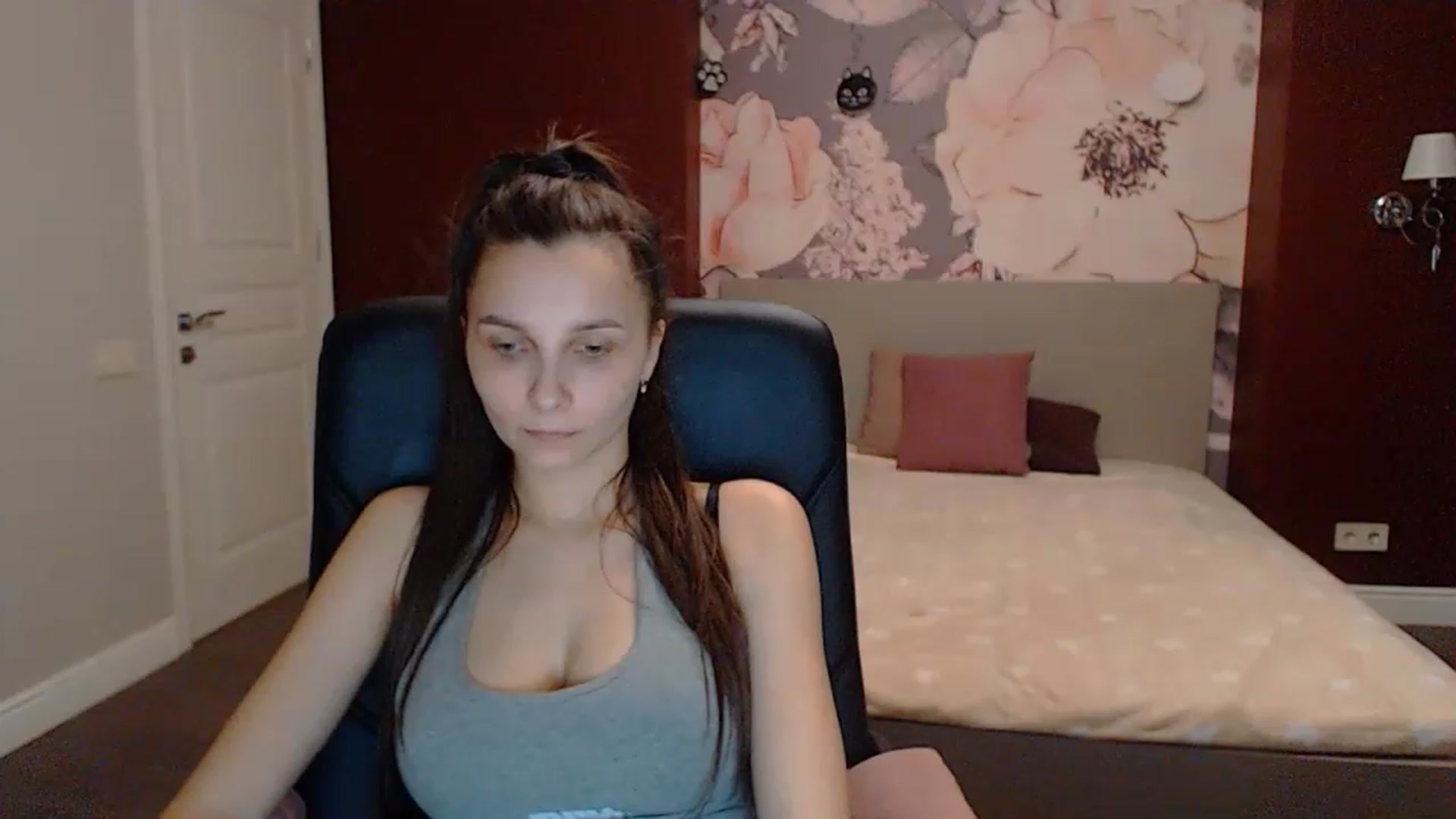 Gallery image thumbnail from Karina_Mils's myfreecams stream on, 03/18/2023, 15:55 image 20 of 20