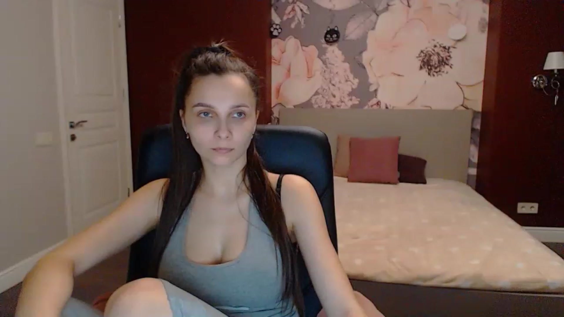 Gallery image thumbnail from Karina_Mils's myfreecams stream on, 03/18/2023, 15:55 image 15 of 20