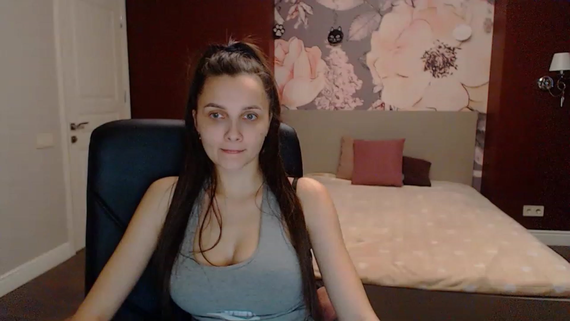 Gallery image thumbnail from Karina_Mils's myfreecams stream on, 03/18/2023, 15:55 image 1 of 20