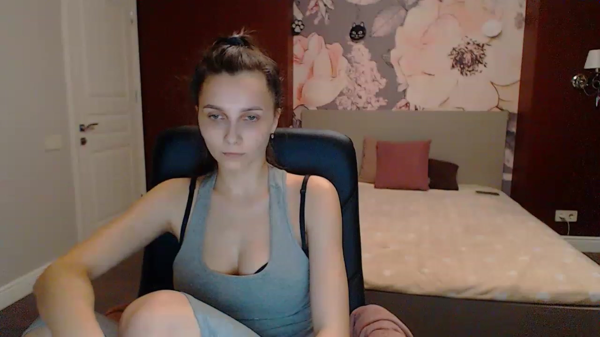 Gallery image thumbnail from Karina_Mils's myfreecams stream on, 03/18/2023, 17:51 image 15 of 20