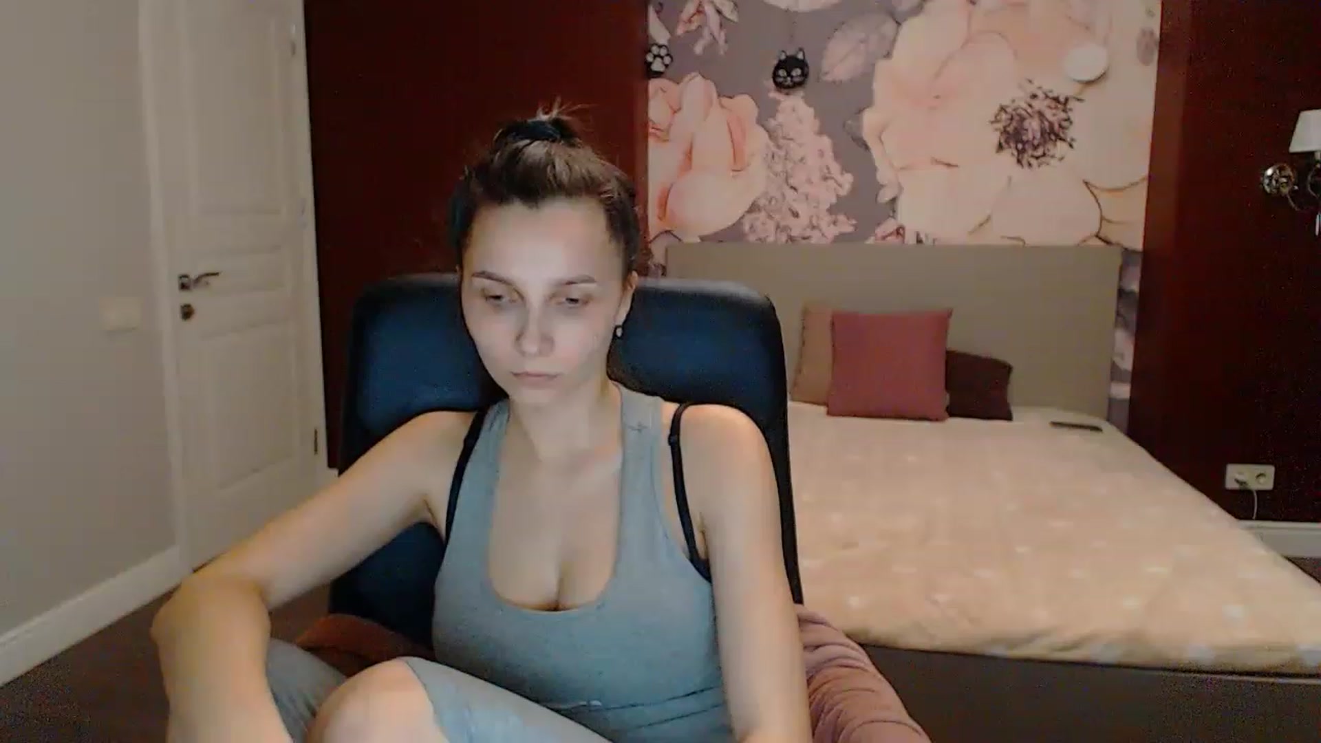 Gallery image thumbnail from Karina_Mils's myfreecams stream on, 03/18/2023, 17:51 image 11 of 20