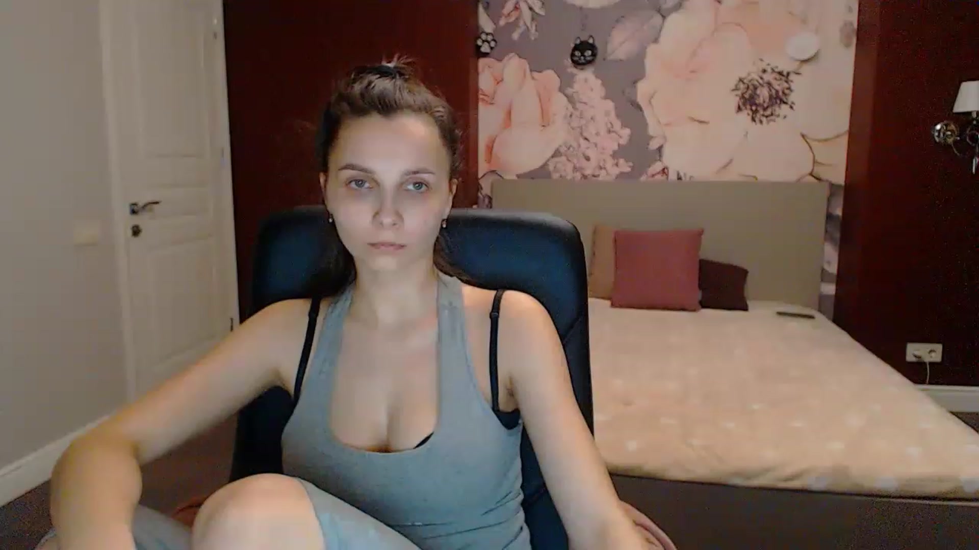 Gallery image thumbnail from Karina_Mils's myfreecams stream on, 03/18/2023, 17:51 image 16 of 20