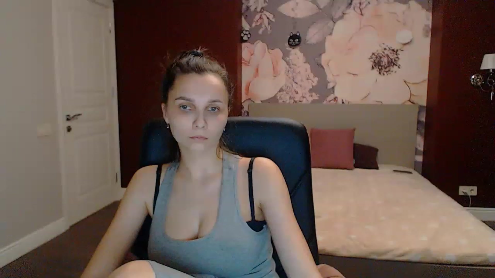 Gallery image thumbnail from Karina_Mils's myfreecams stream on, 03/18/2023, 17:51 image 20 of 20
