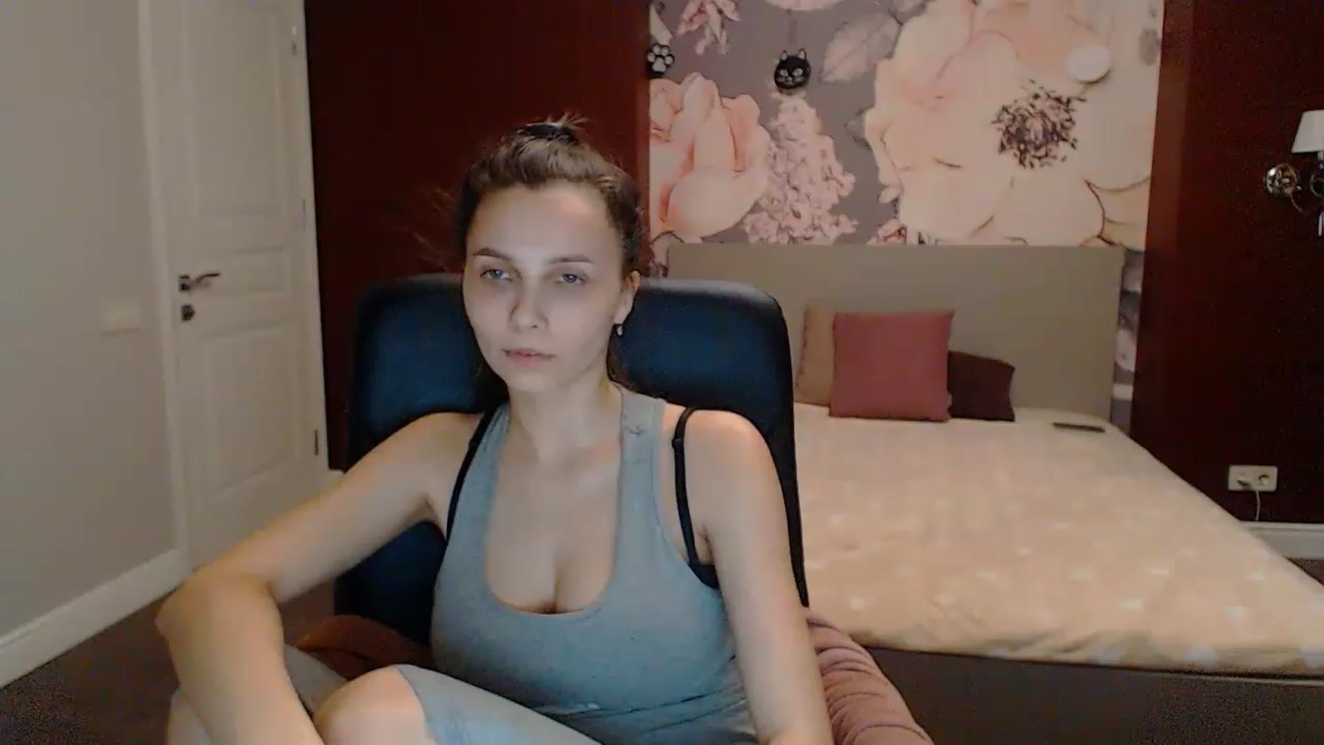 Gallery image thumbnail from Karina_Mils's myfreecams stream on, 03/18/2023, 17:51 image 12 of 20