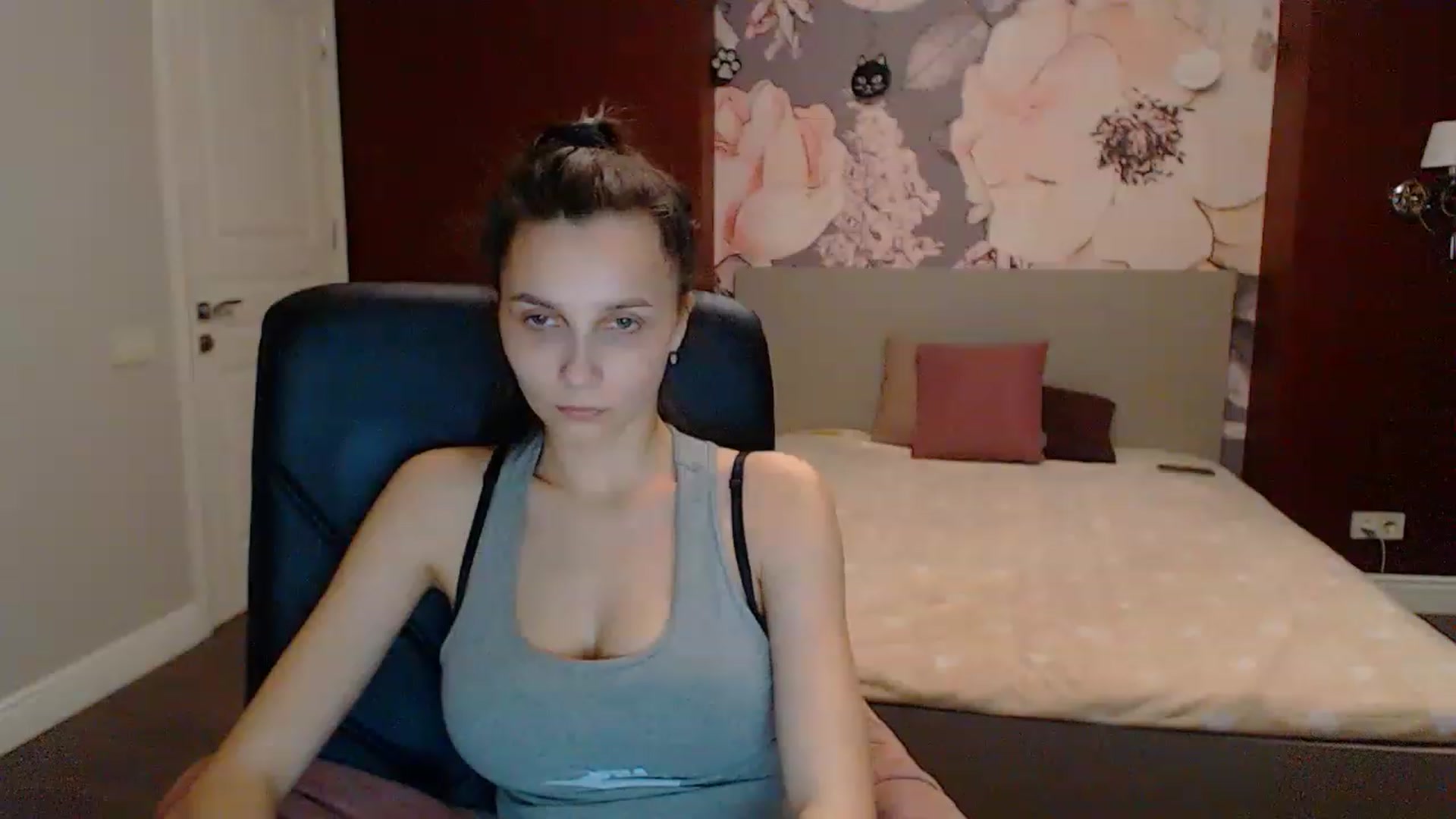 Gallery image thumbnail from Karina_Mils's myfreecams stream on, 03/18/2023, 17:51 image 13 of 20