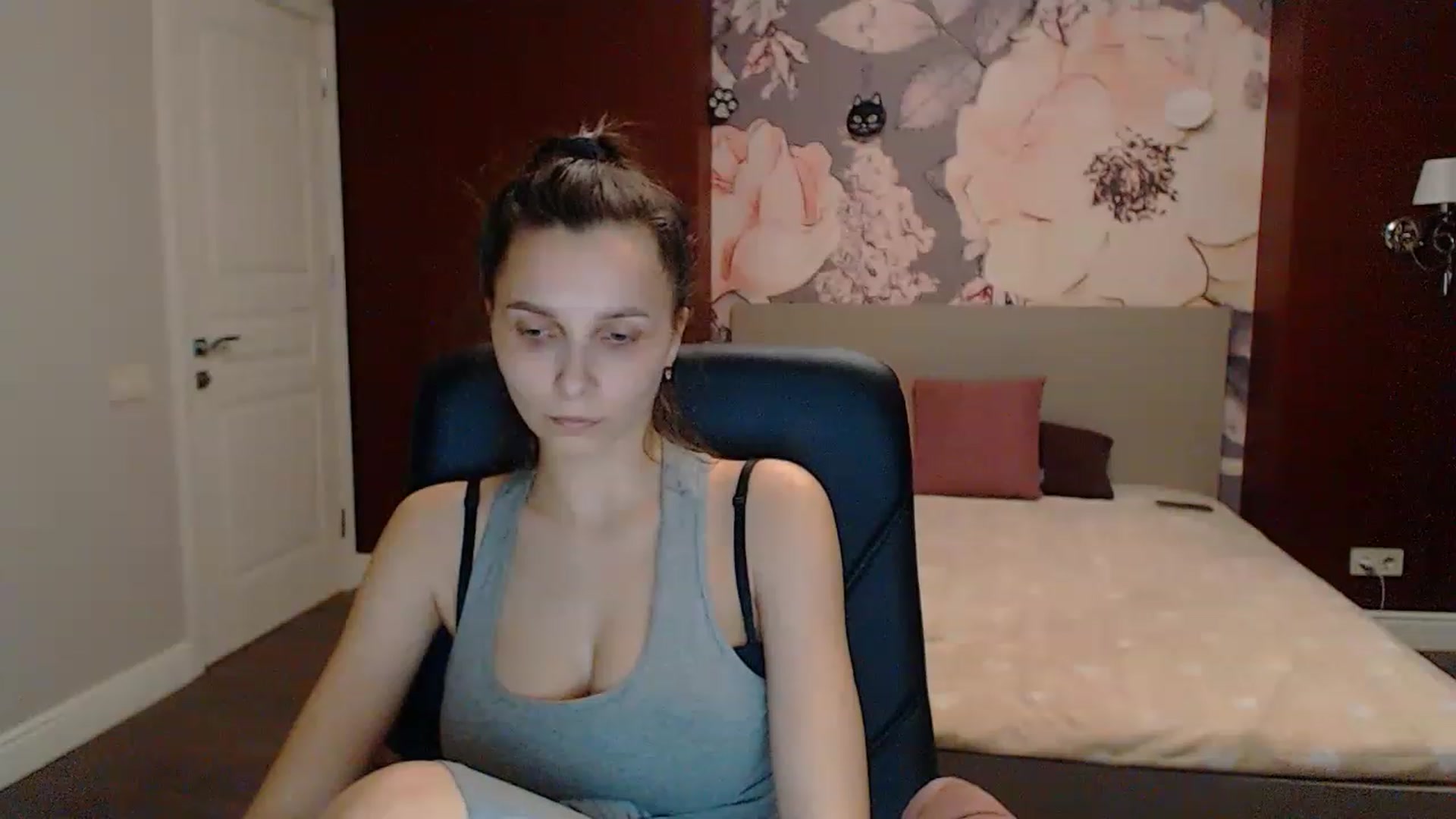 Gallery image thumbnail from Karina_Mils's myfreecams stream on, 03/18/2023, 17:51 image 19 of 20