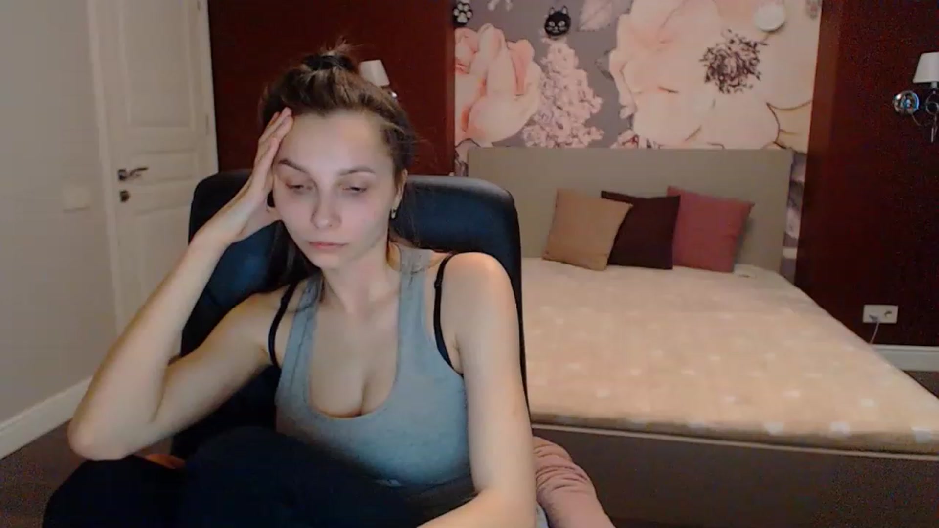 Gallery image thumbnail from Karina_Mils's myfreecams stream on, 03/19/2023, 14:08 image 1 of 20