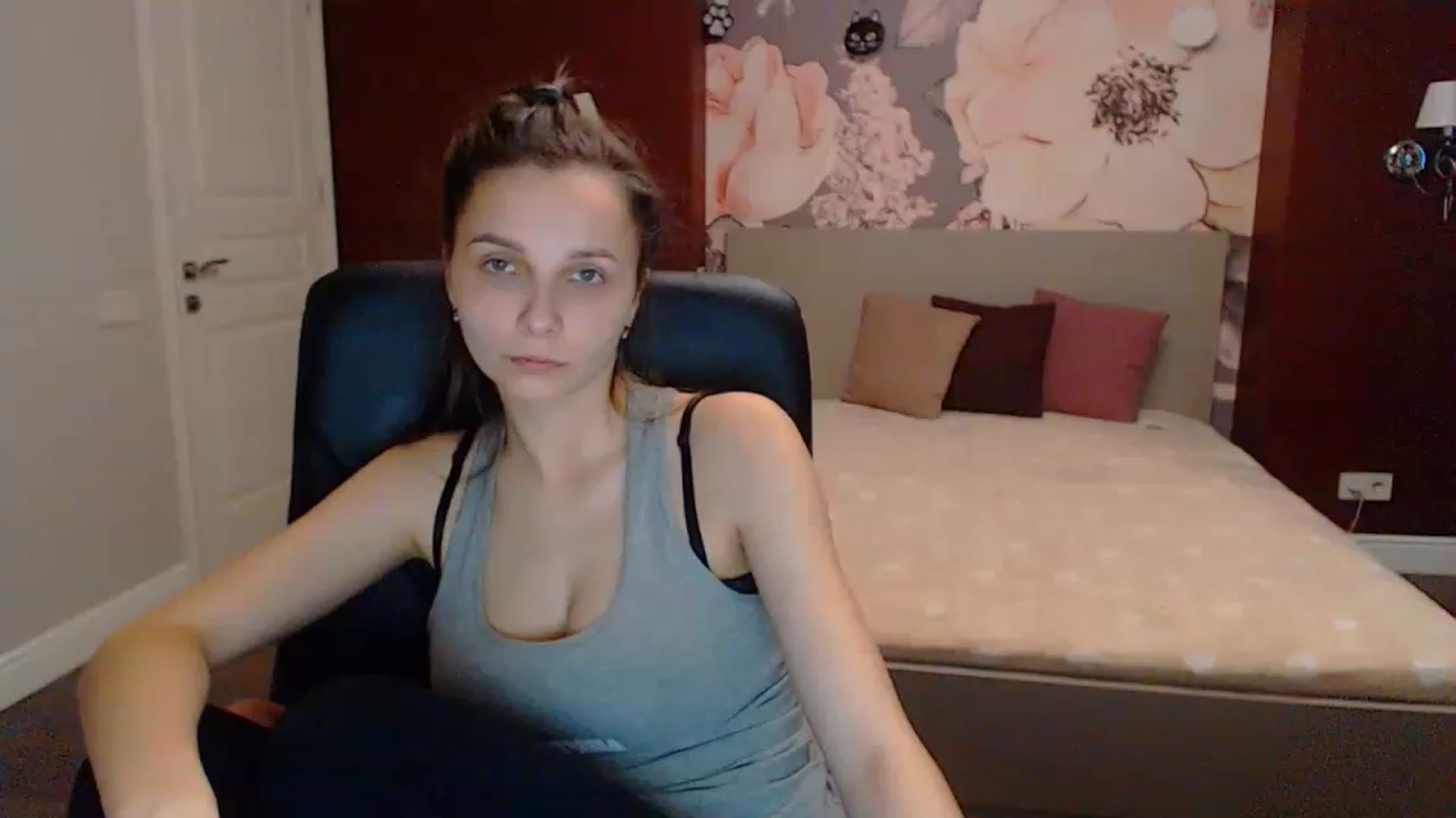 Gallery image thumbnail from Karina_Mils's myfreecams stream on, 03/19/2023, 14:08 image 5 of 20