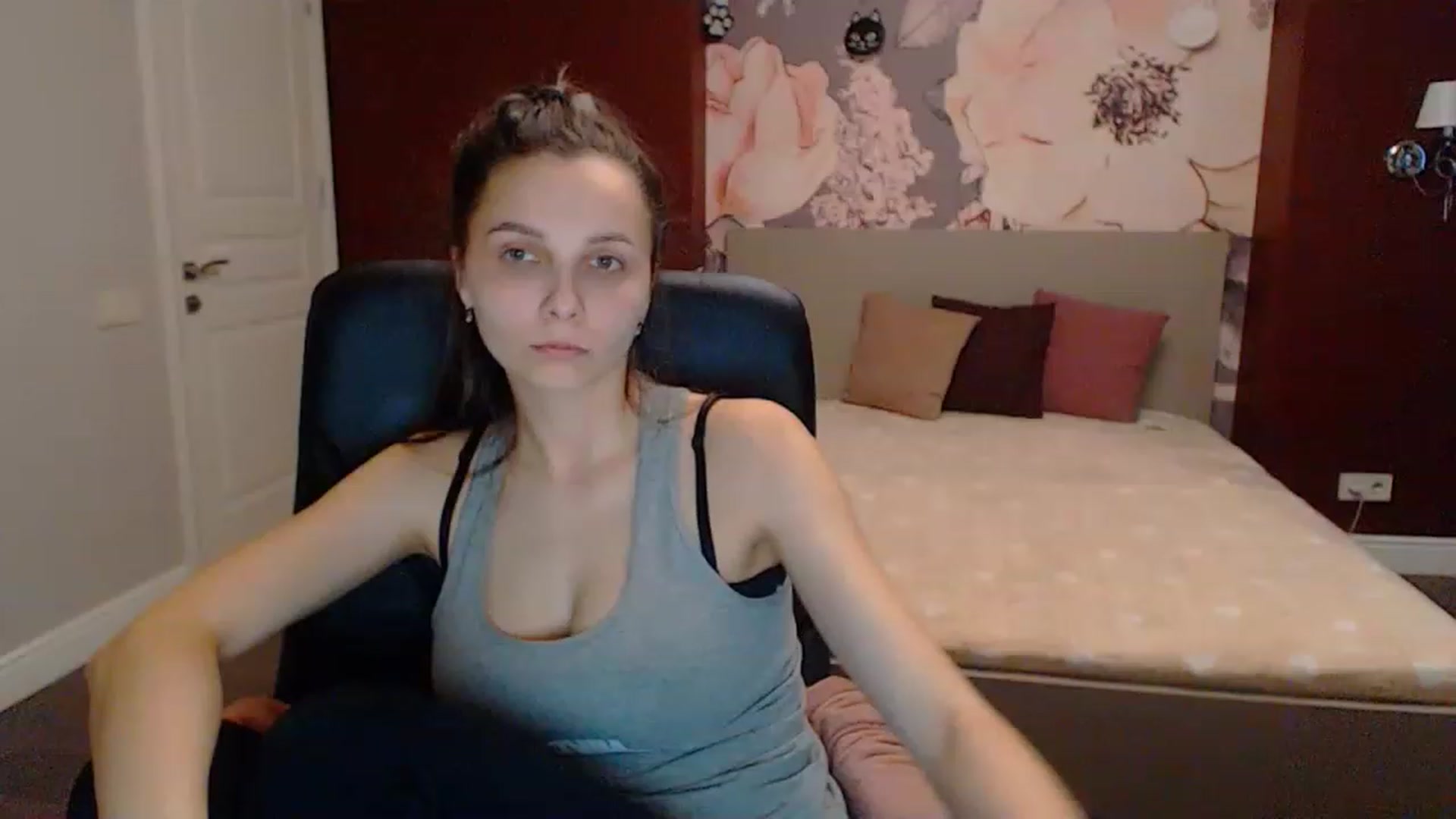 Gallery image thumbnail from Karina_Mils's myfreecams stream on, 03/19/2023, 14:08 image 8 of 20