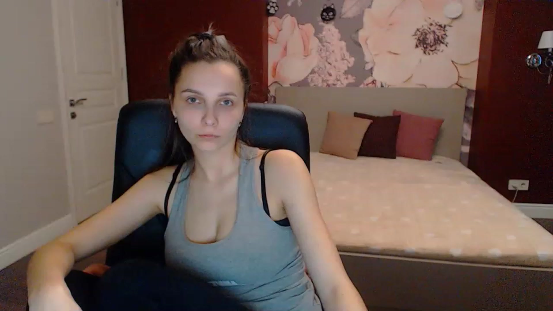 Gallery image thumbnail from Karina_Mils's myfreecams stream on, 03/19/2023, 14:08 image 9 of 20