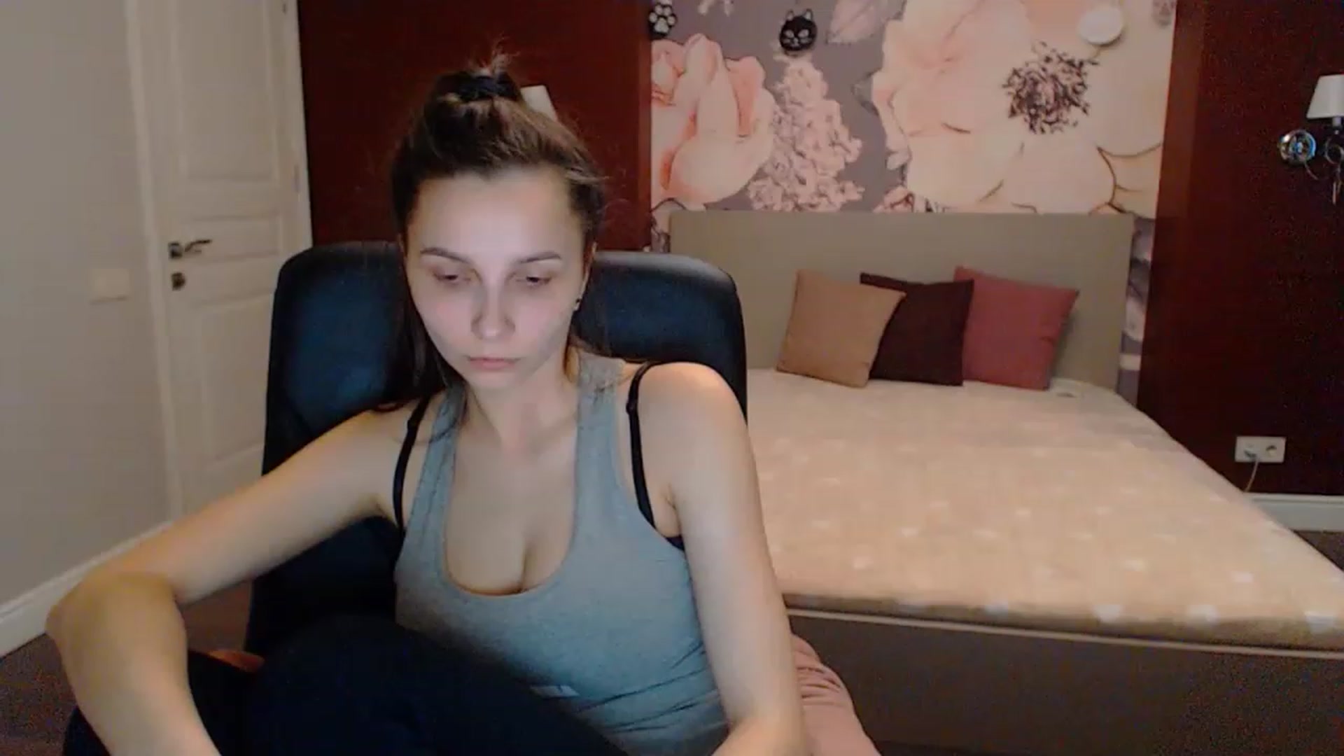 Gallery image thumbnail from Karina_Mils's myfreecams stream on, 03/19/2023, 14:08 image 3 of 20