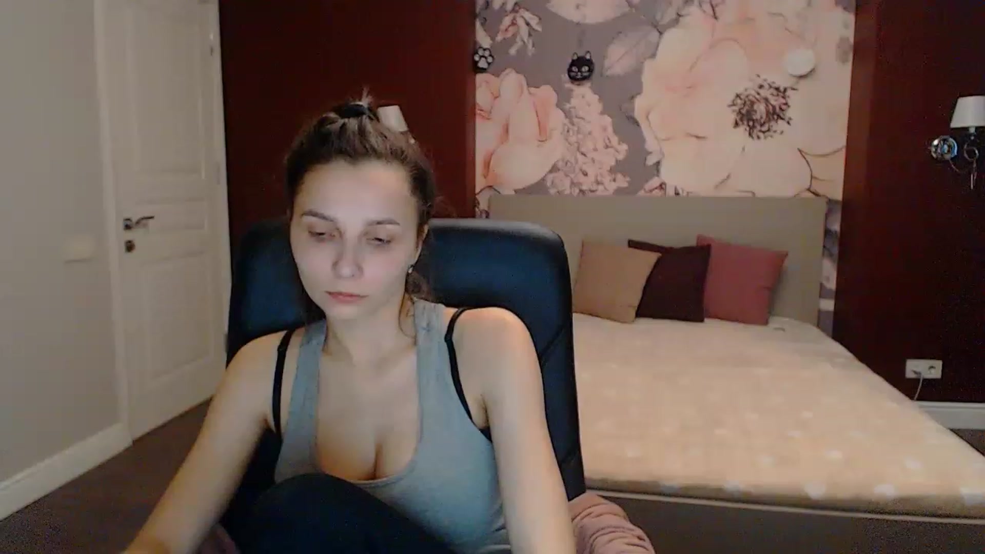 Gallery image thumbnail from Karina_Mils's myfreecams stream on, 03/19/2023, 14:08 image 19 of 20