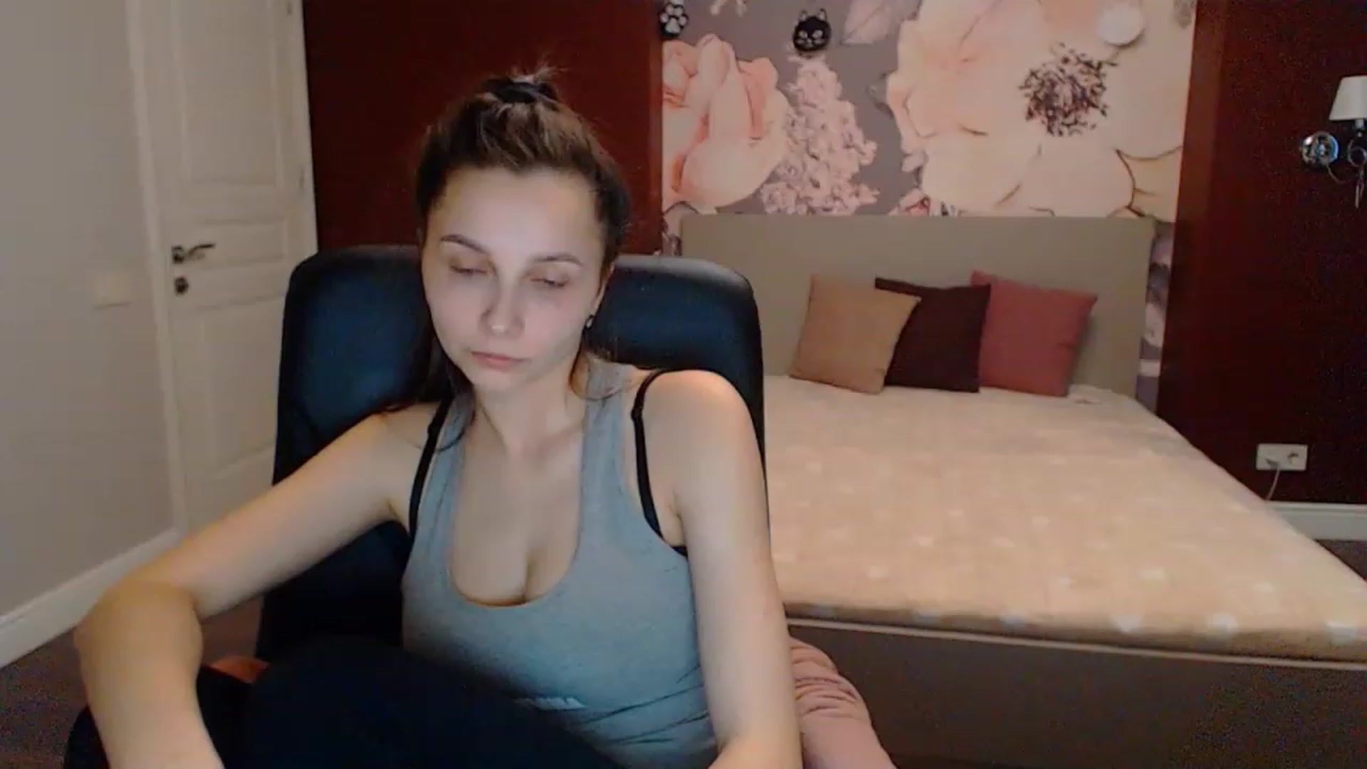 Gallery image thumbnail from Karina_Mils's myfreecams stream on, 03/19/2023, 14:08 image 6 of 20