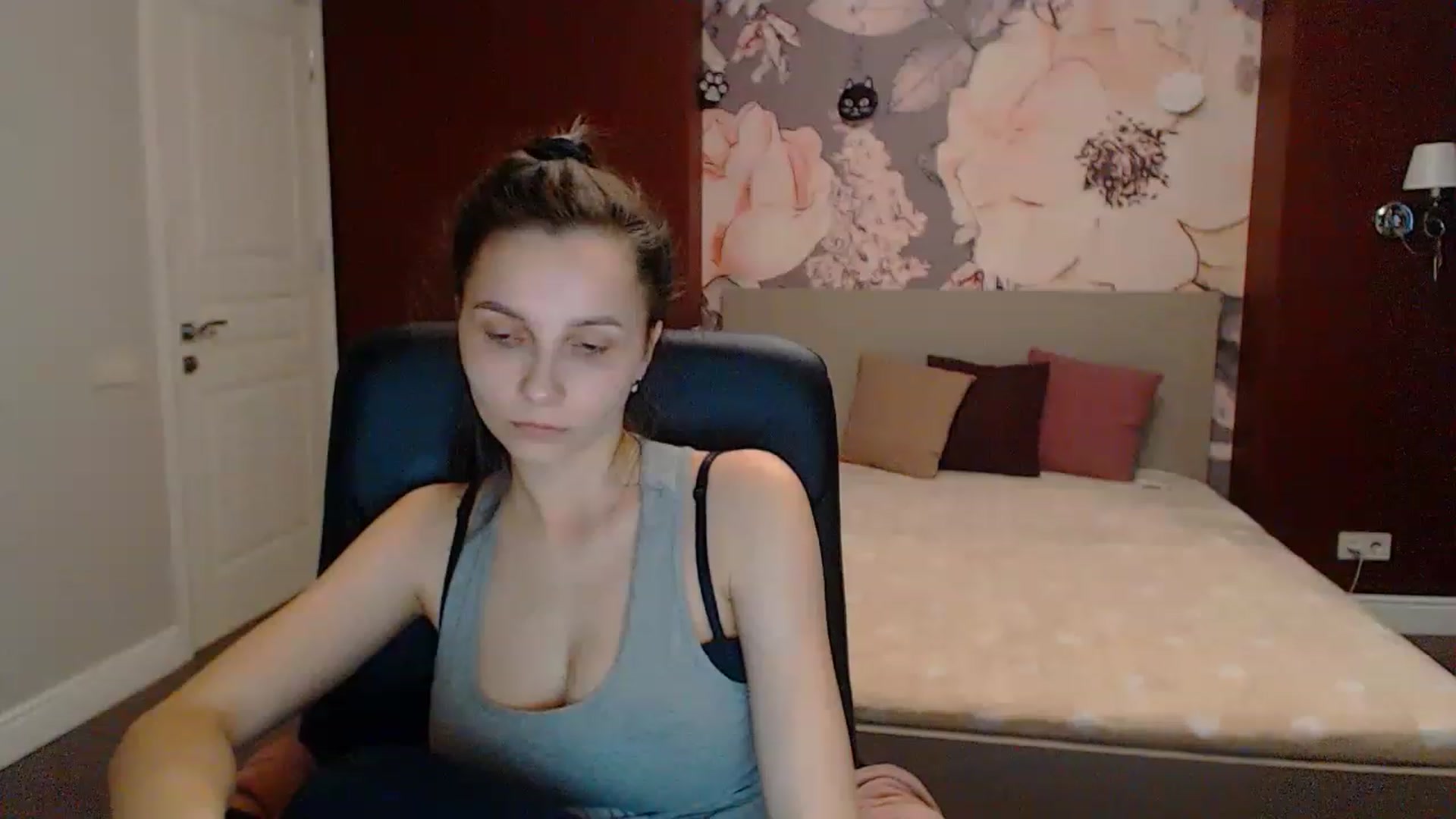 Gallery image thumbnail from Karina_Mils's myfreecams stream on, 03/19/2023, 15:32 image 7 of 20