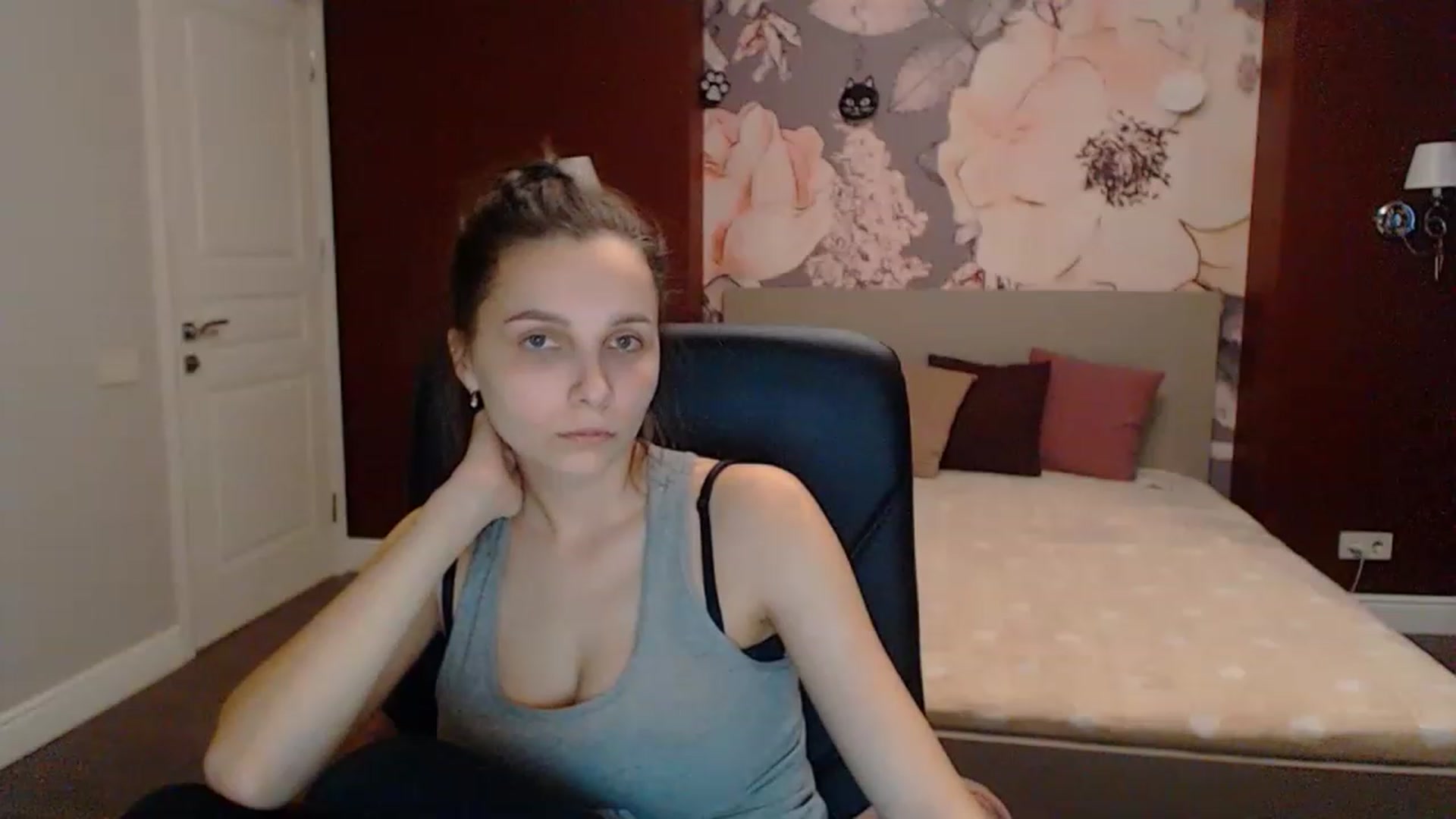 Gallery image thumbnail from Karina_Mils's myfreecams stream on, 03/19/2023, 15:32 image 3 of 20