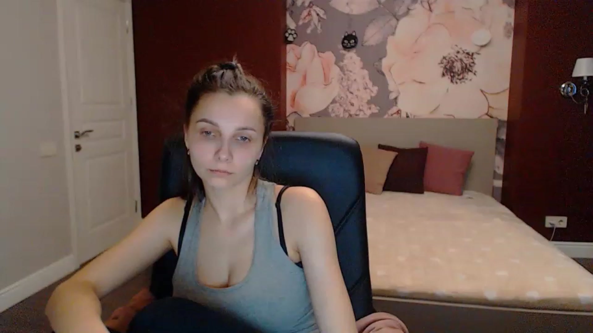 Gallery image thumbnail from Karina_Mils's myfreecams stream on, 03/19/2023, 15:32 image 1 of 20