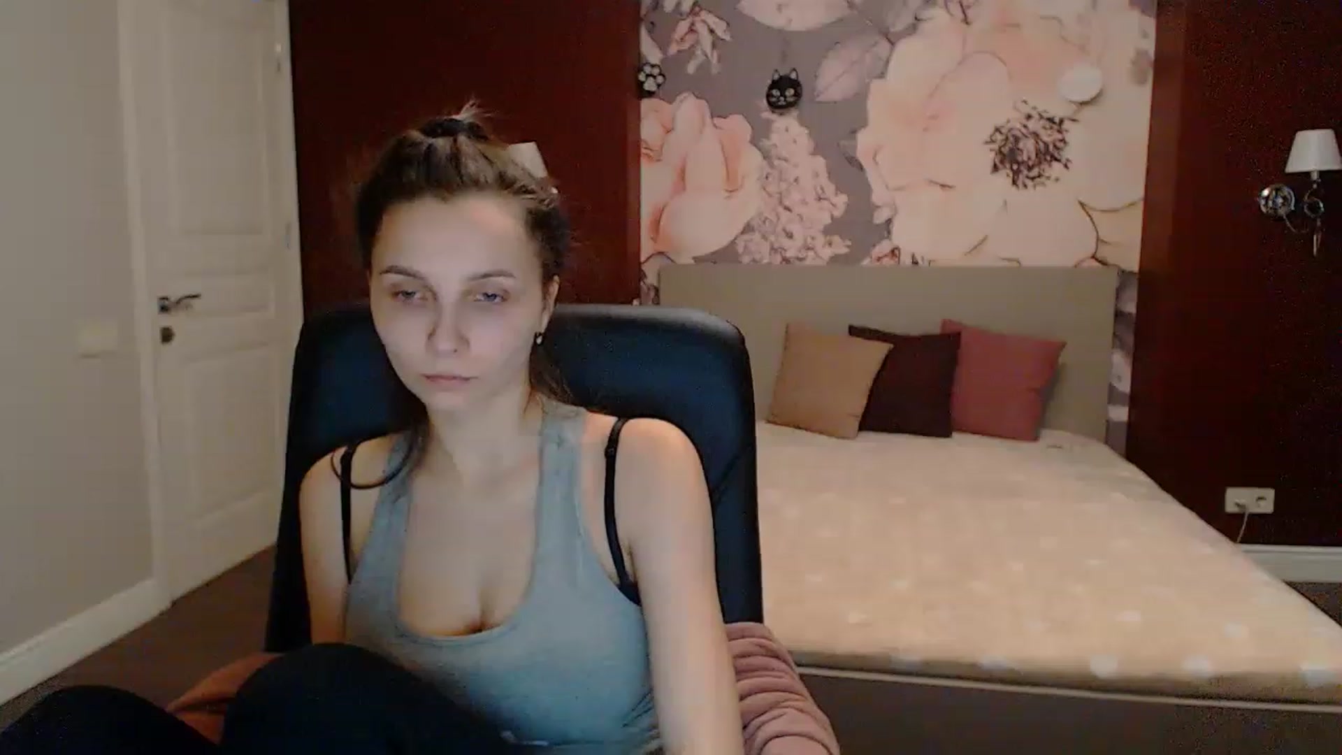 Gallery image thumbnail from Karina_Mils's myfreecams stream on, 03/19/2023, 15:32 image 20 of 20