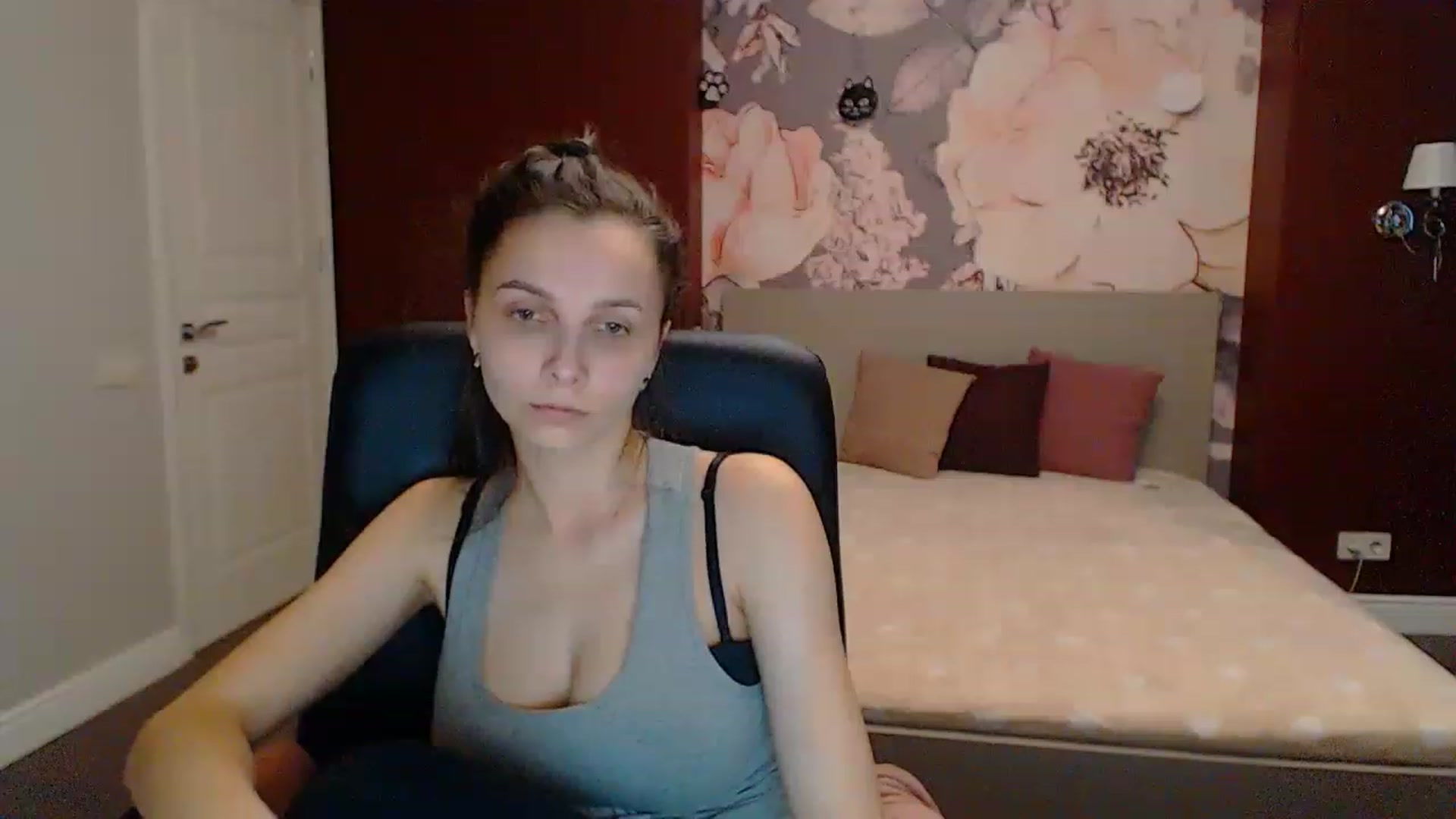 Gallery image thumbnail from Karina_Mils's myfreecams stream on, 03/19/2023, 15:32 image 6 of 20