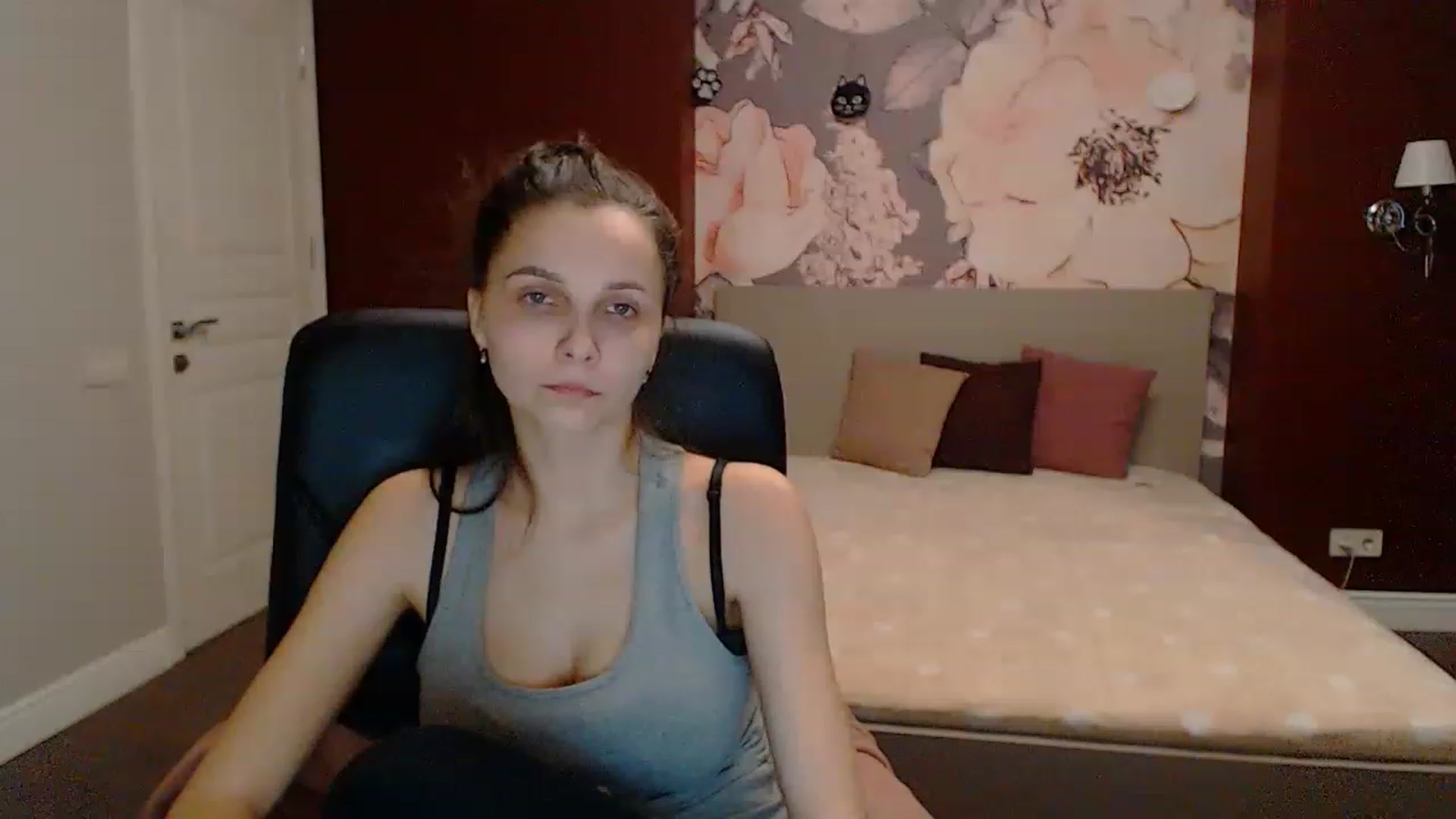 Gallery image thumbnail from Karina_Mils's myfreecams stream on, 03/19/2023, 15:32 image 18 of 20