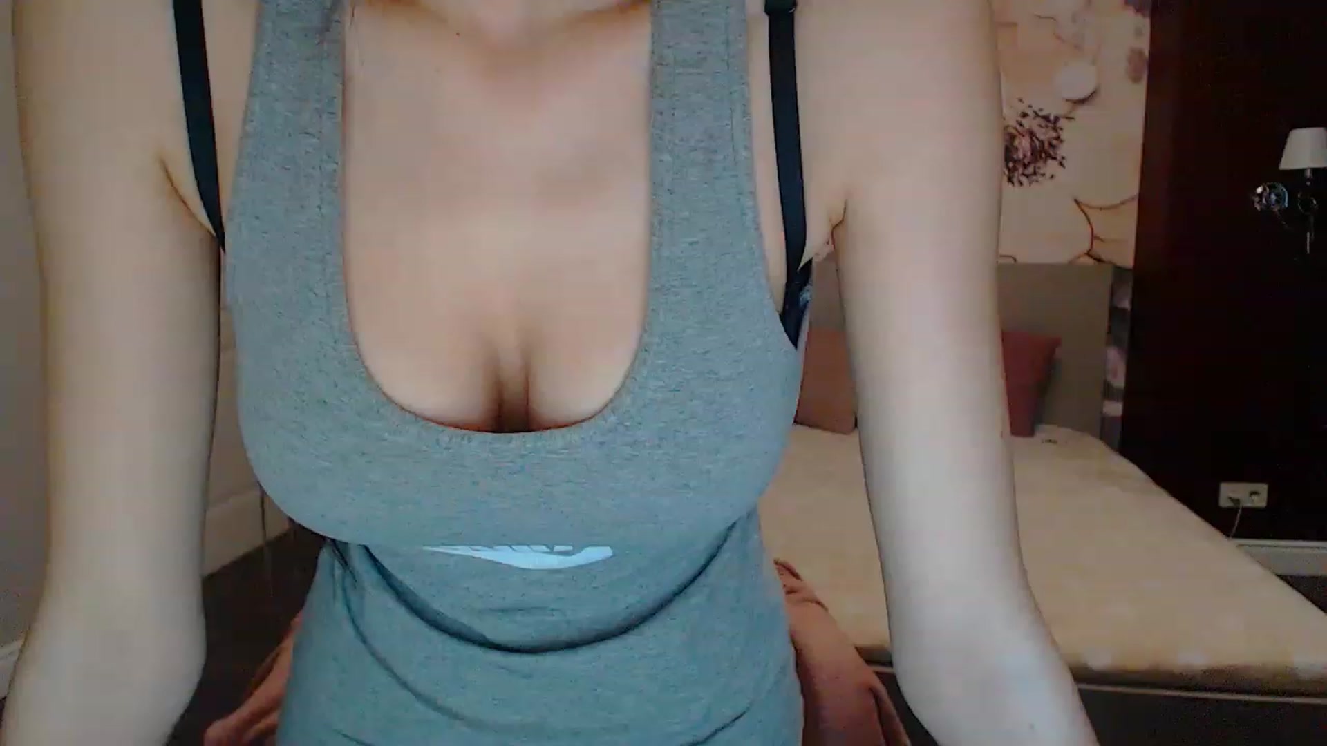 Gallery image thumbnail from Karina_Mils's myfreecams stream on, 03/19/2023, 15:32 image 13 of 20