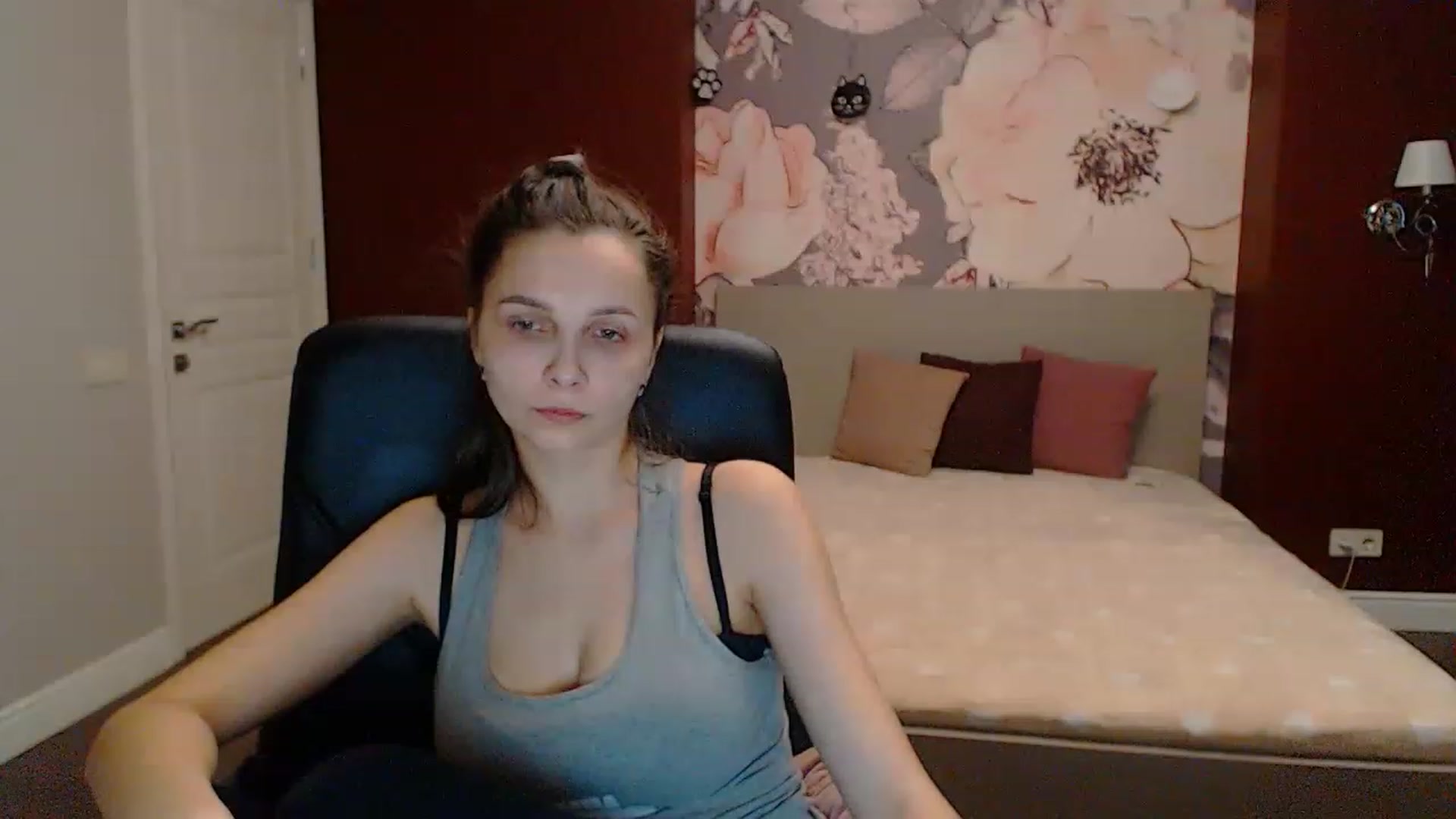 Gallery image thumbnail from Karina_Mils's myfreecams stream on, 03/19/2023, 15:32 image 15 of 20
