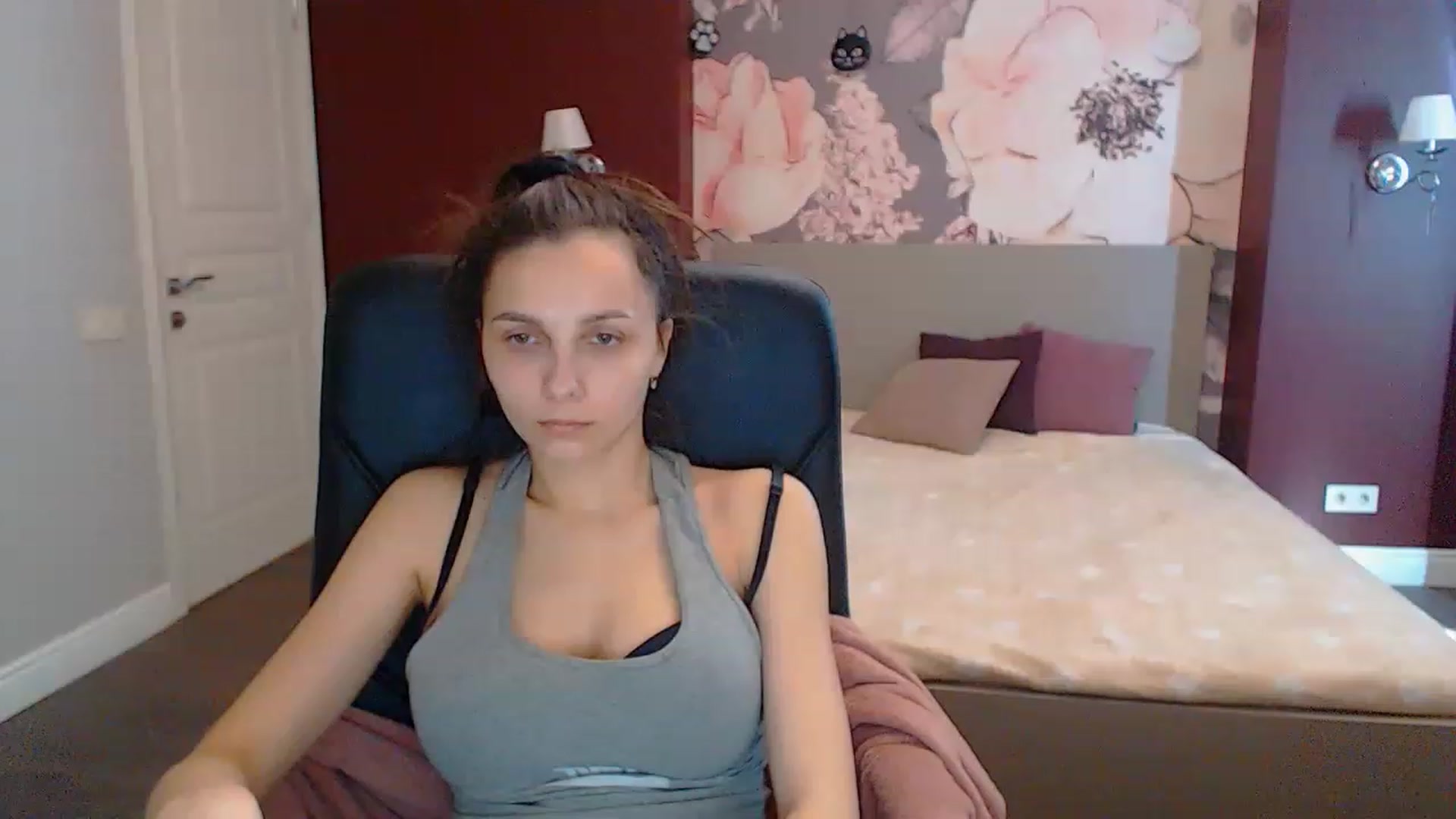 Gallery image thumbnail from Karina_Mils's myfreecams stream on, 03/20/2023, 11:00 image 3 of 20