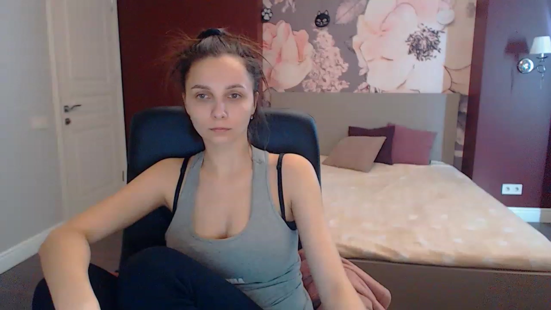 Gallery image thumbnail from Karina_Mils's myfreecams stream on, 03/20/2023, 11:00 image 15 of 20