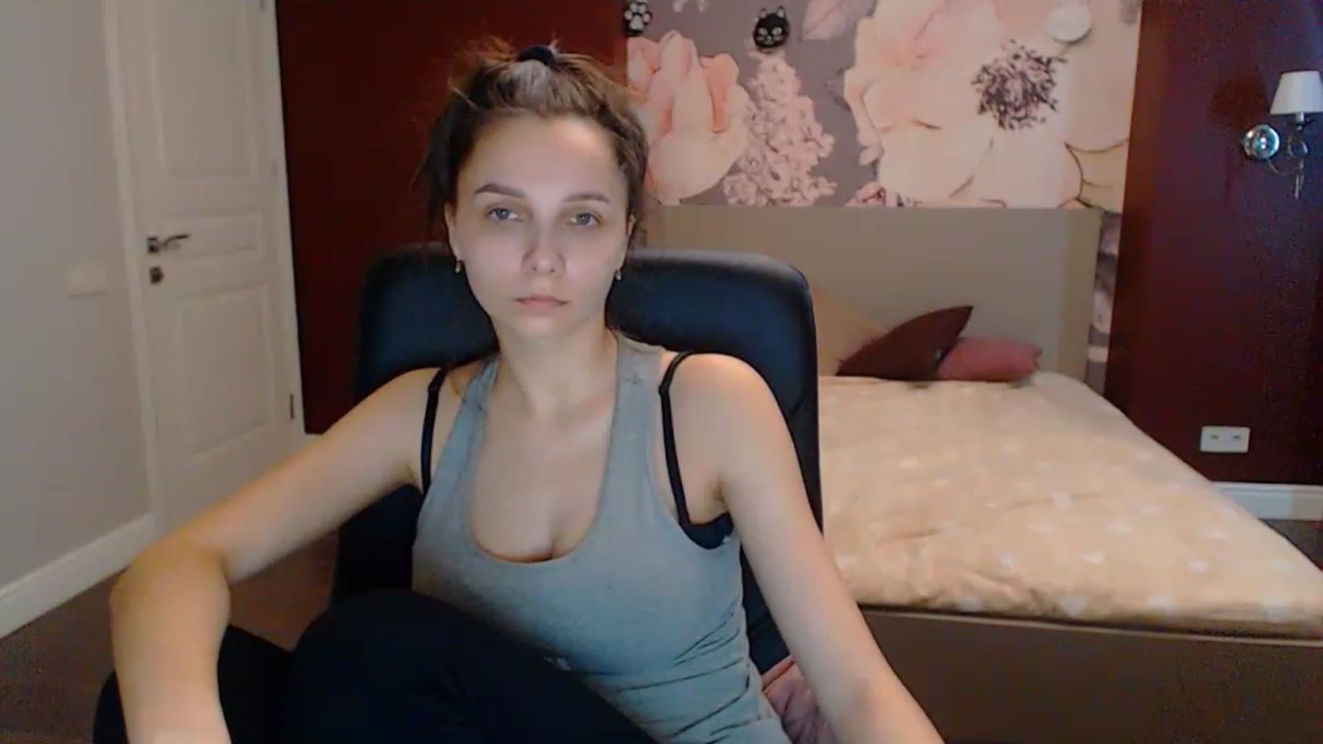 Gallery image thumbnail from Karina_Mils's myfreecams stream on, 03/21/2023, 10:30 image 9 of 20
