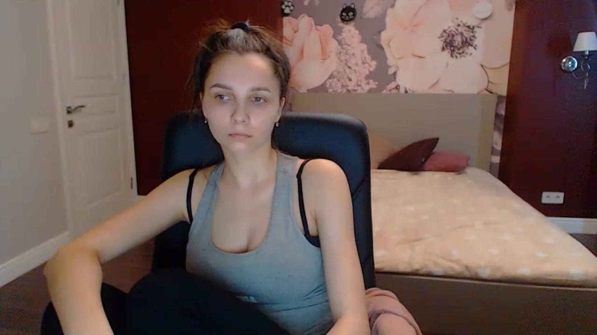 Gallery image thumbnail from Karina_Mils's myfreecams stream on, 03/21/2023, 10:30 image 10 of 20