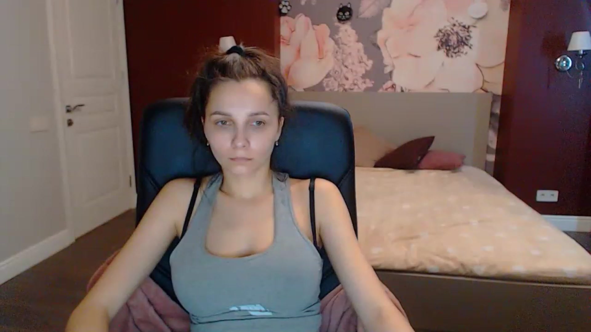 Gallery image thumbnail from Karina_Mils's myfreecams stream on, 03/21/2023, 10:30 image 13 of 20
