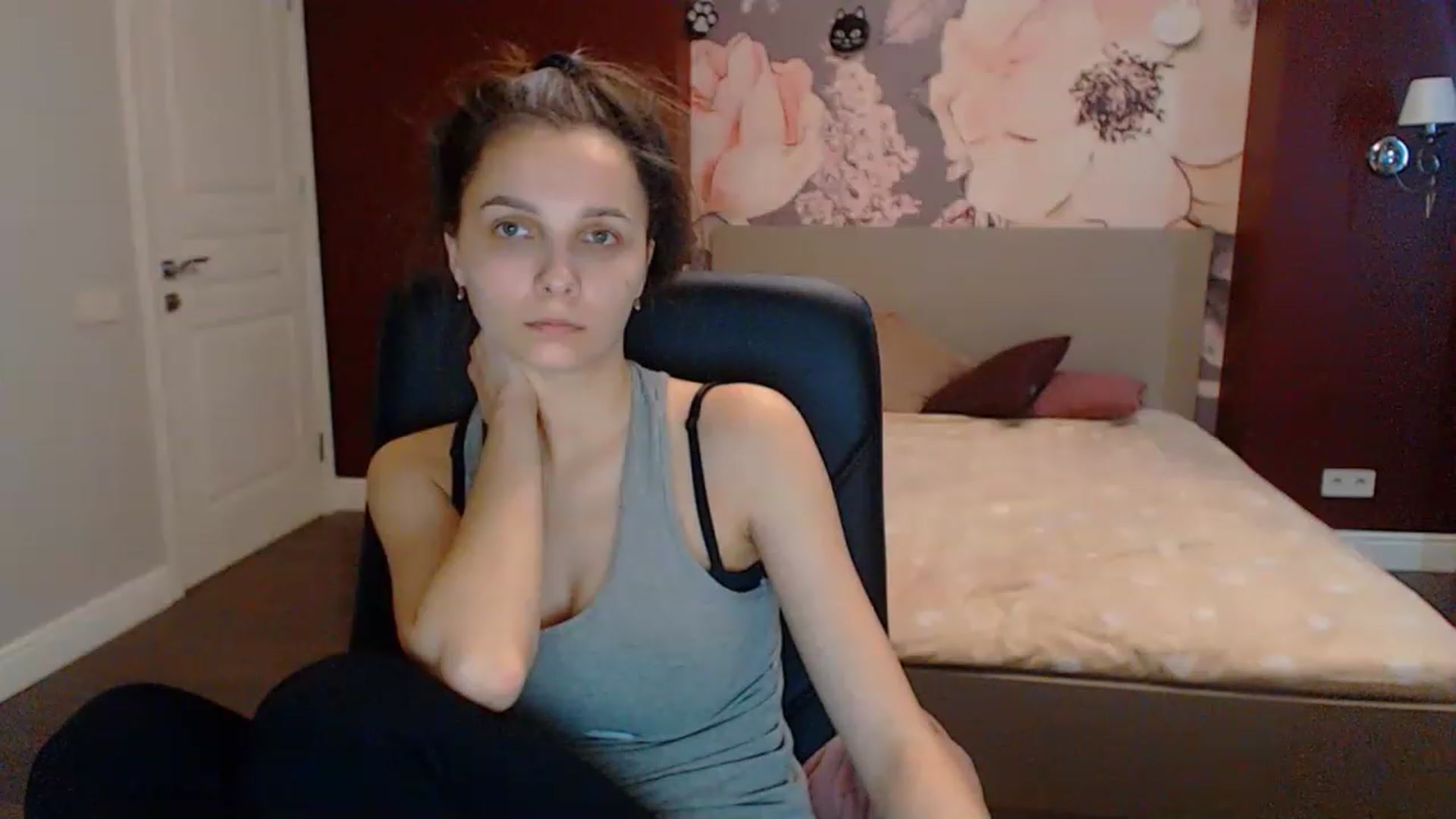 Gallery image thumbnail from Karina_Mils's myfreecams stream on, 03/21/2023, 10:30 image 19 of 20