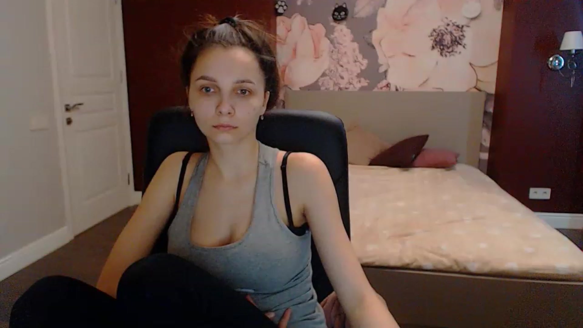 Gallery image thumbnail from Karina_Mils's myfreecams stream on, 03/21/2023, 10:30 image 17 of 20
