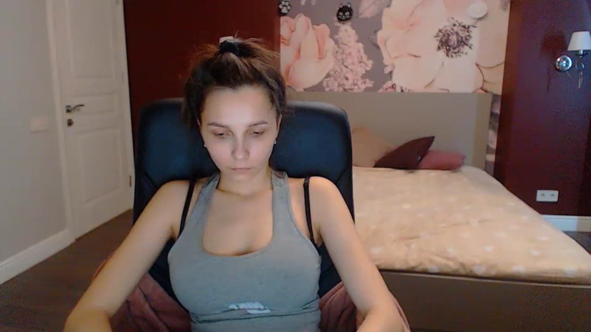 Gallery image thumbnail from Karina_Mils's myfreecams stream on, 03/21/2023, 10:30 image 12 of 20