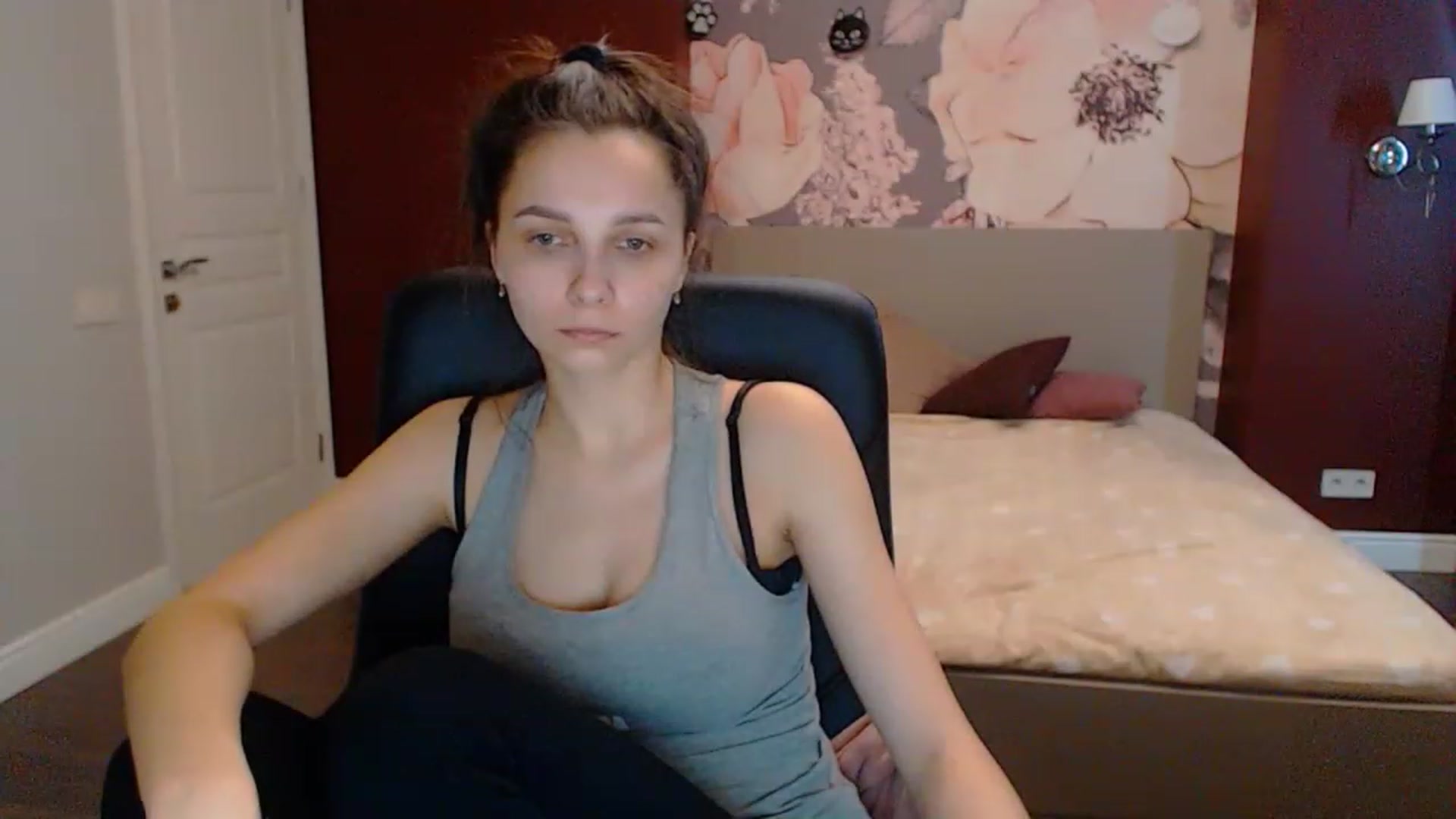 Gallery image thumbnail from Karina_Mils's myfreecams stream on, 03/21/2023, 10:30 image 6 of 20