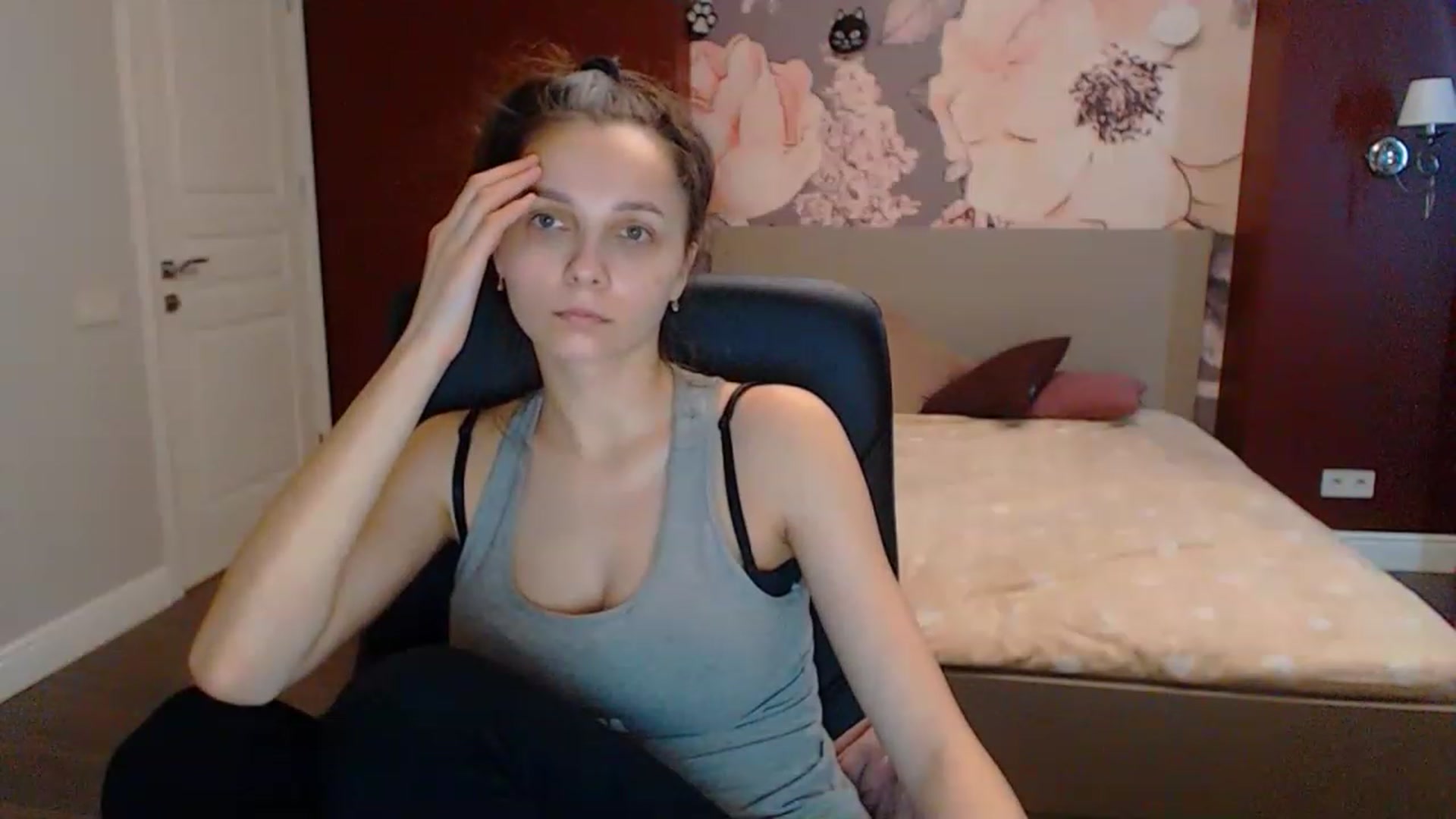 Gallery image thumbnail from Karina_Mils's myfreecams stream on, 03/21/2023, 10:30 image 7 of 20