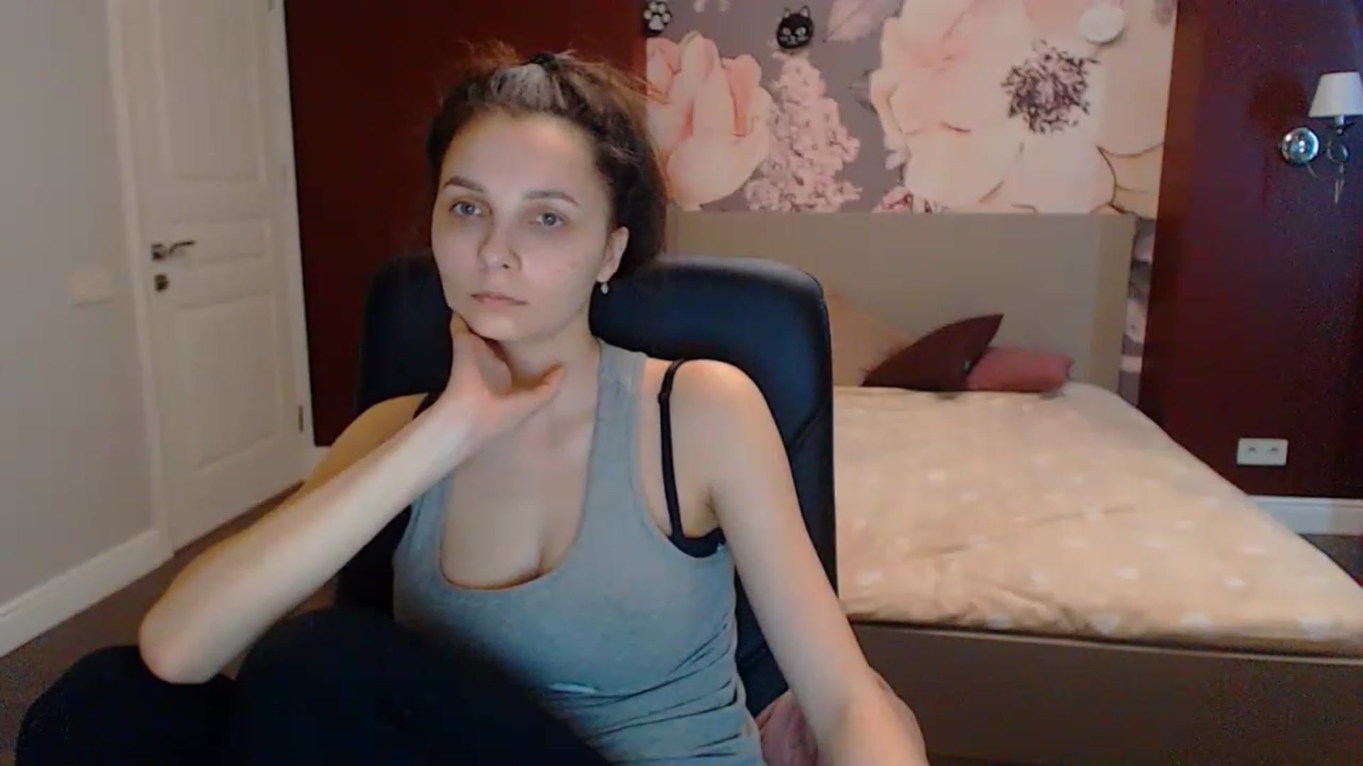 Gallery image thumbnail from Karina_Mils's myfreecams stream on, 03/21/2023, 10:30 image 20 of 20
