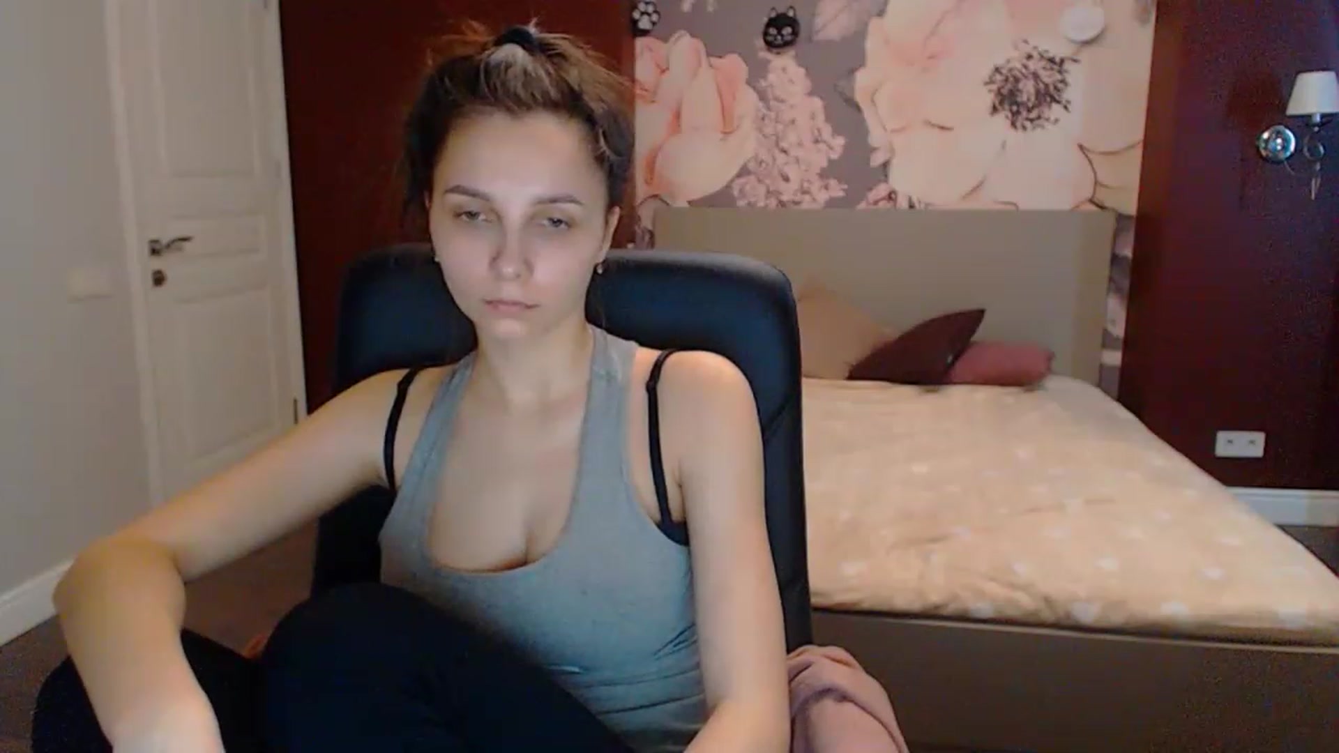 Gallery image thumbnail from Karina_Mils's myfreecams stream on, 03/21/2023, 10:30 image 16 of 20