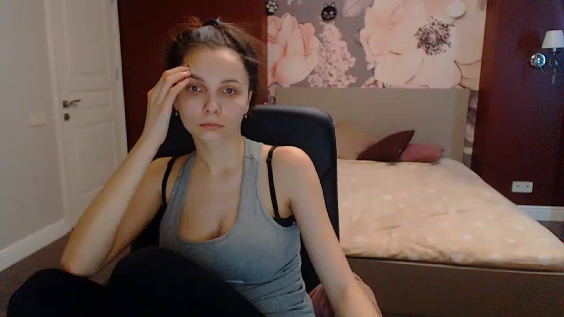 Gallery image thumbnail from Karina_Mils's myfreecams stream on, 03/21/2023, 10:30 image 18 of 20