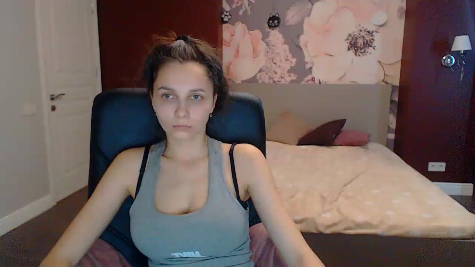 Gallery image thumbnail from Karina_Mils's myfreecams stream on, 03/21/2023, 11:35 image 16 of 20