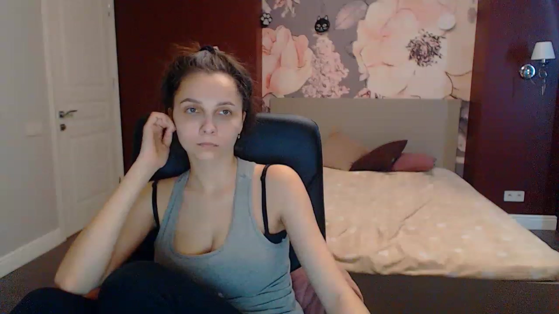 Gallery image thumbnail from Karina_Mils's myfreecams stream on, 03/21/2023, 11:35 image 4 of 20