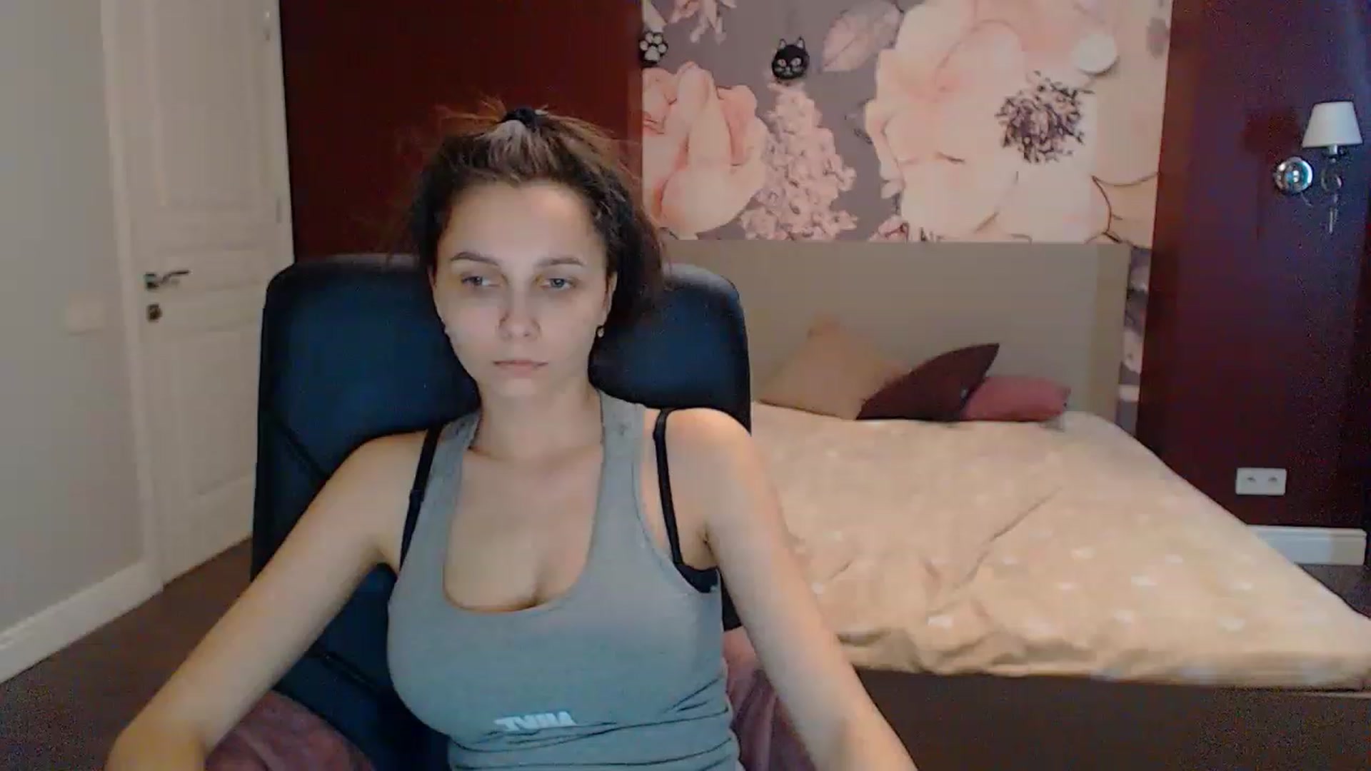 Gallery image thumbnail from Karina_Mils's myfreecams stream on, 03/21/2023, 11:35 image 13 of 20