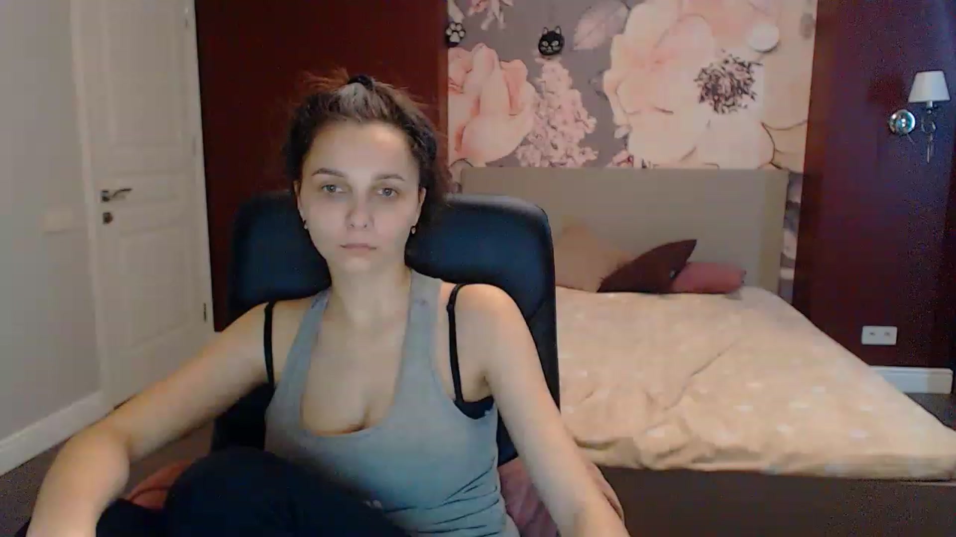Gallery image thumbnail from Karina_Mils's myfreecams stream on, 03/21/2023, 11:35 image 6 of 20