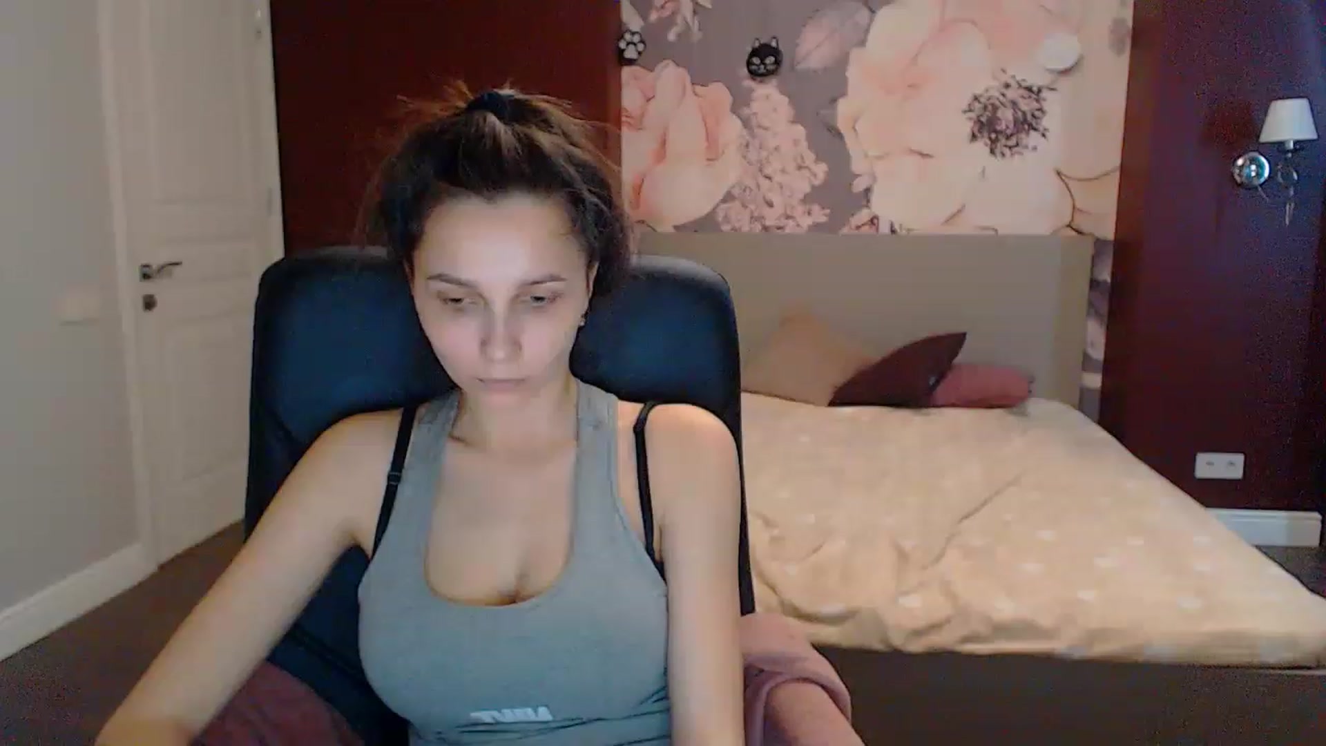 Gallery image thumbnail from Karina_Mils's myfreecams stream on, 03/21/2023, 11:35 image 14 of 20