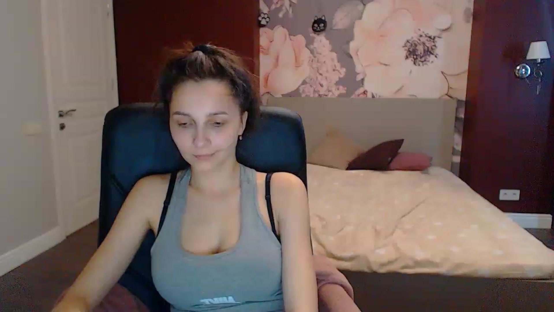 Gallery image thumbnail from Karina_Mils's myfreecams stream on, 03/21/2023, 11:35 image 20 of 20