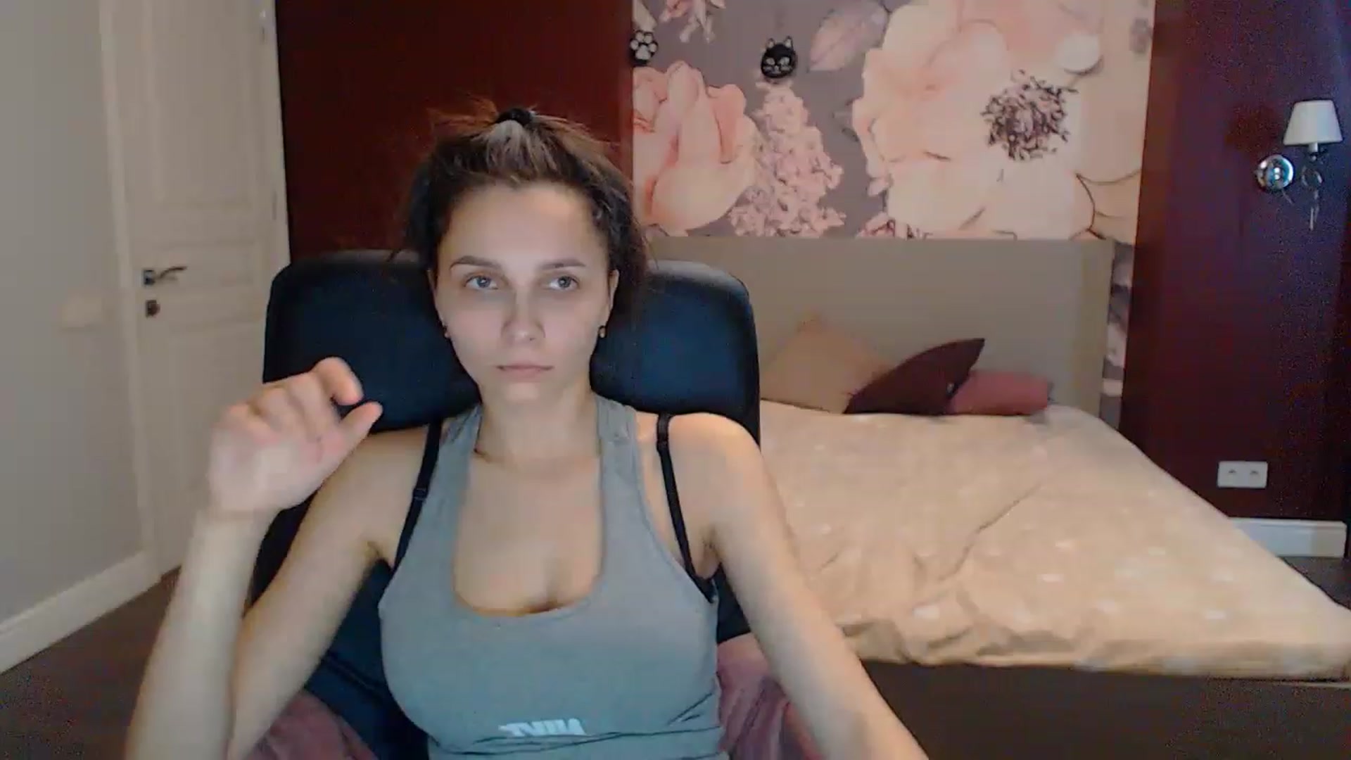 Gallery image thumbnail from Karina_Mils's myfreecams stream on, 03/21/2023, 11:35 image 18 of 20