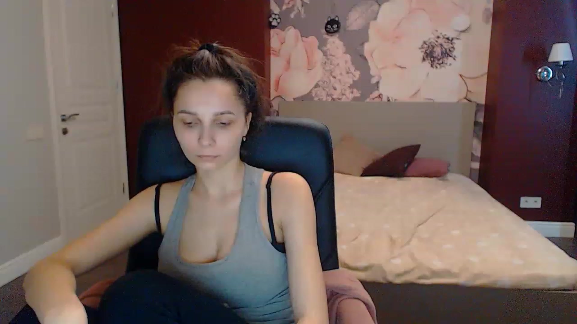 Gallery image thumbnail from Karina_Mils's myfreecams stream on, 03/21/2023, 11:35 image 5 of 20