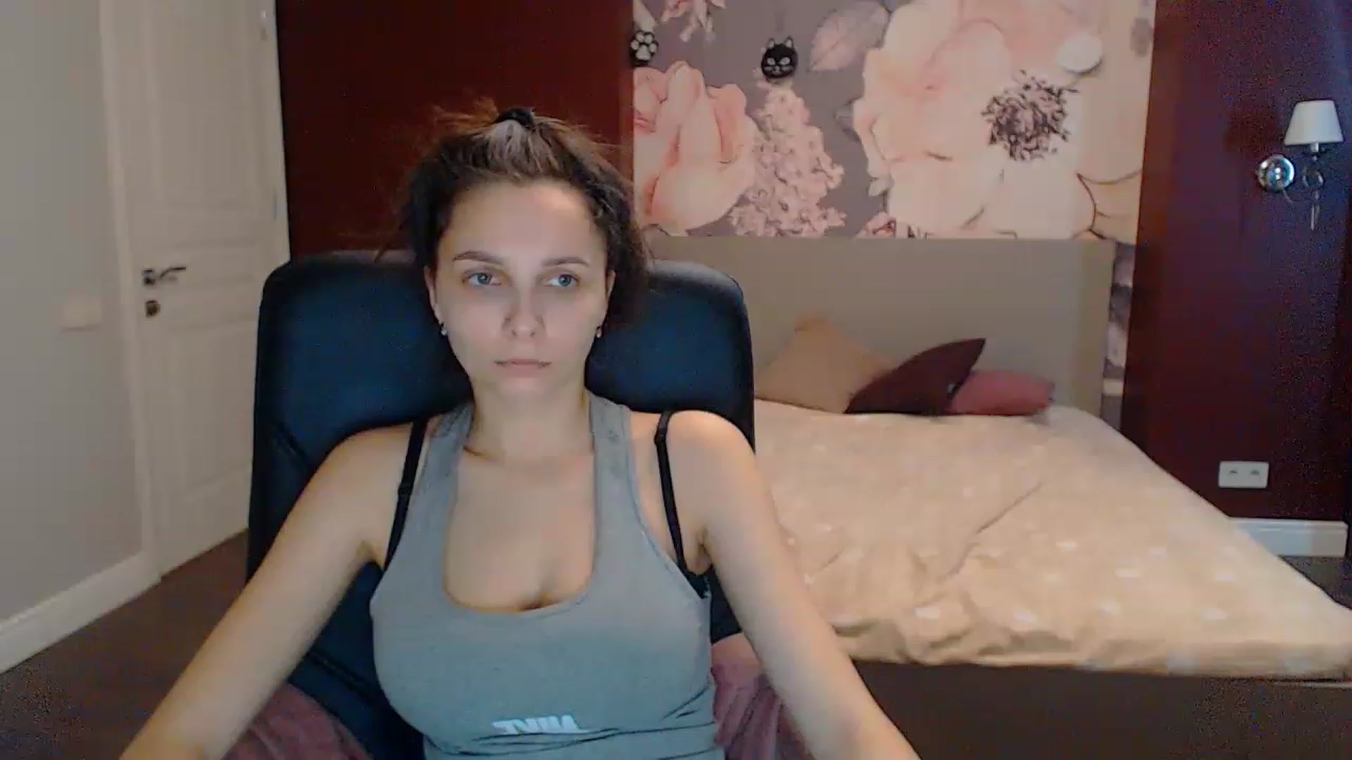 Gallery image thumbnail from Karina_Mils's myfreecams stream on, 03/21/2023, 11:35 image 17 of 20