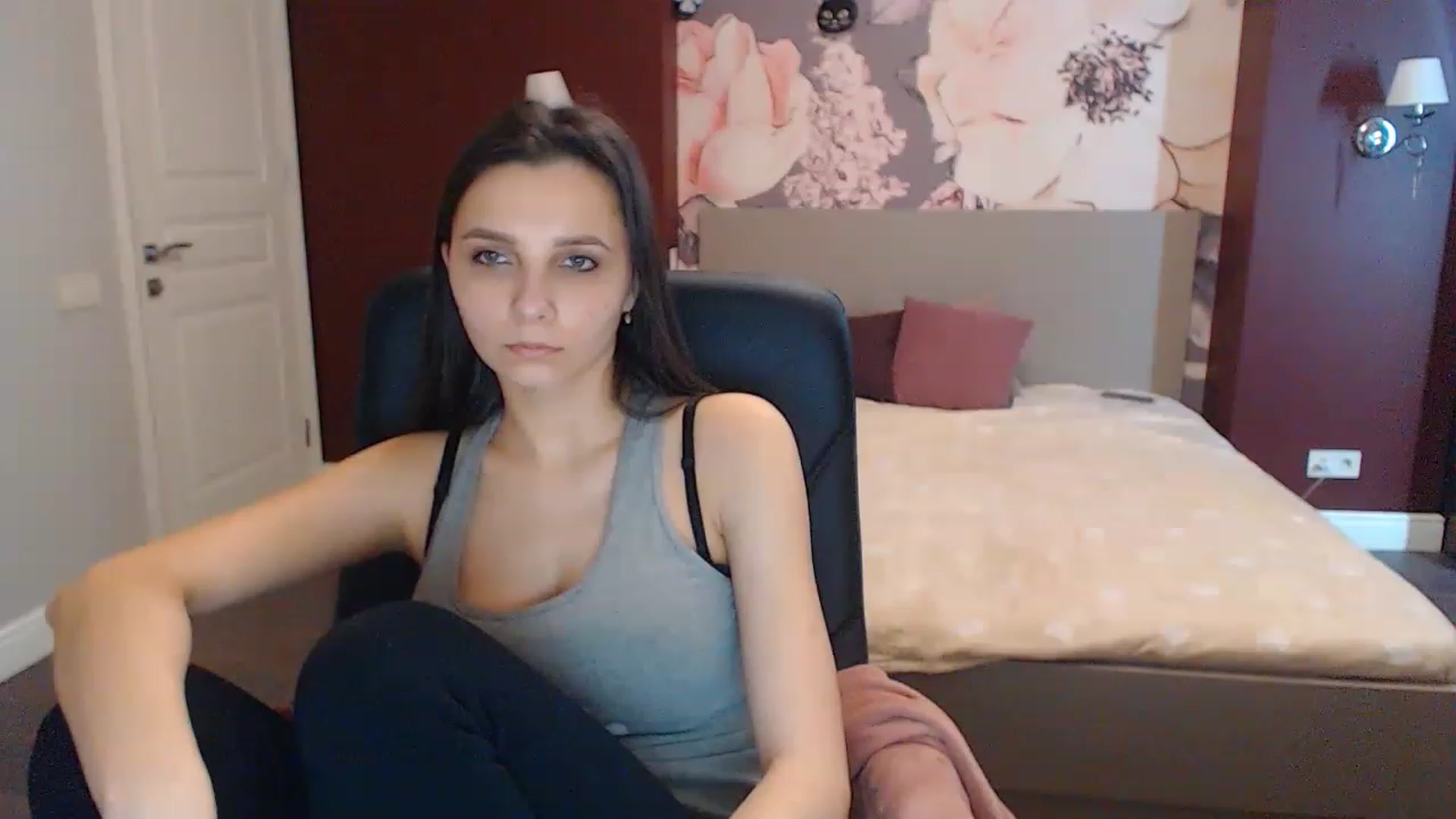 Gallery image thumbnail from Karina_Mils's myfreecams stream on, 03/22/2023, 10:37 image 2 of 20