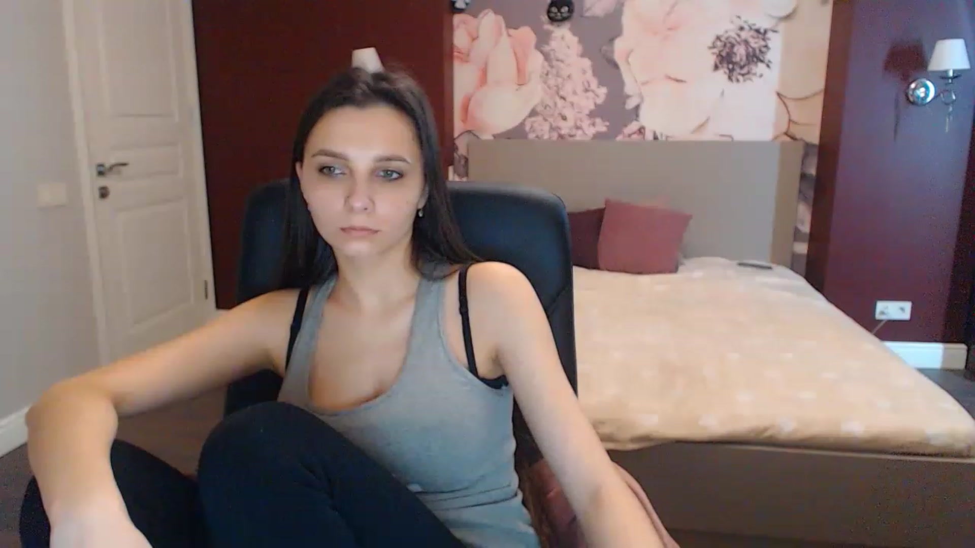 Gallery image thumbnail from Karina_Mils's myfreecams stream on, 03/22/2023, 10:37 image 1 of 20