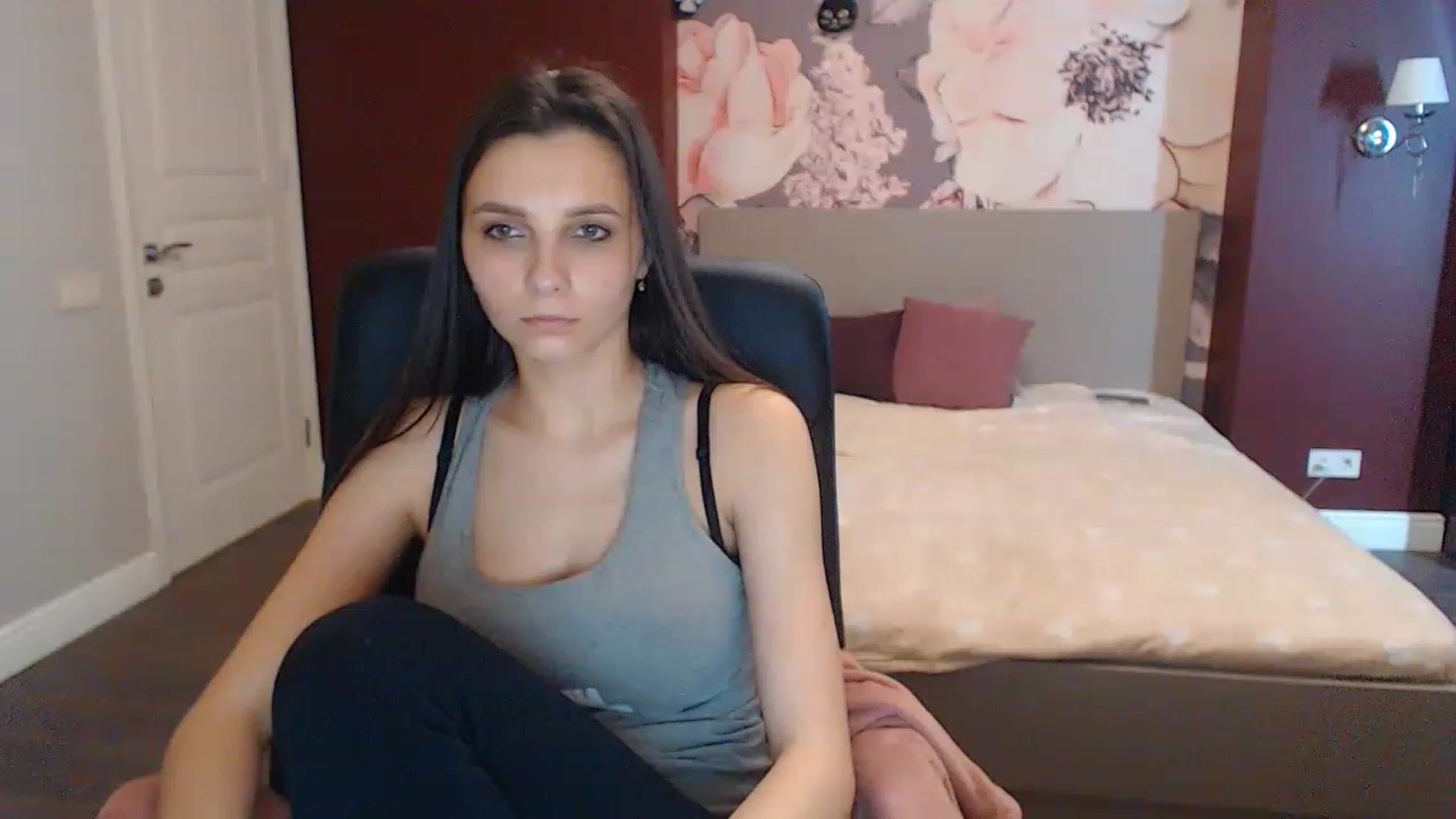 Gallery image thumbnail from Karina_Mils's myfreecams stream on, 03/22/2023, 10:37 image 4 of 20